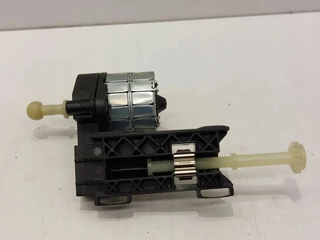 Volkswagen Passat CC 2009 Koplampregeling Motor image 4