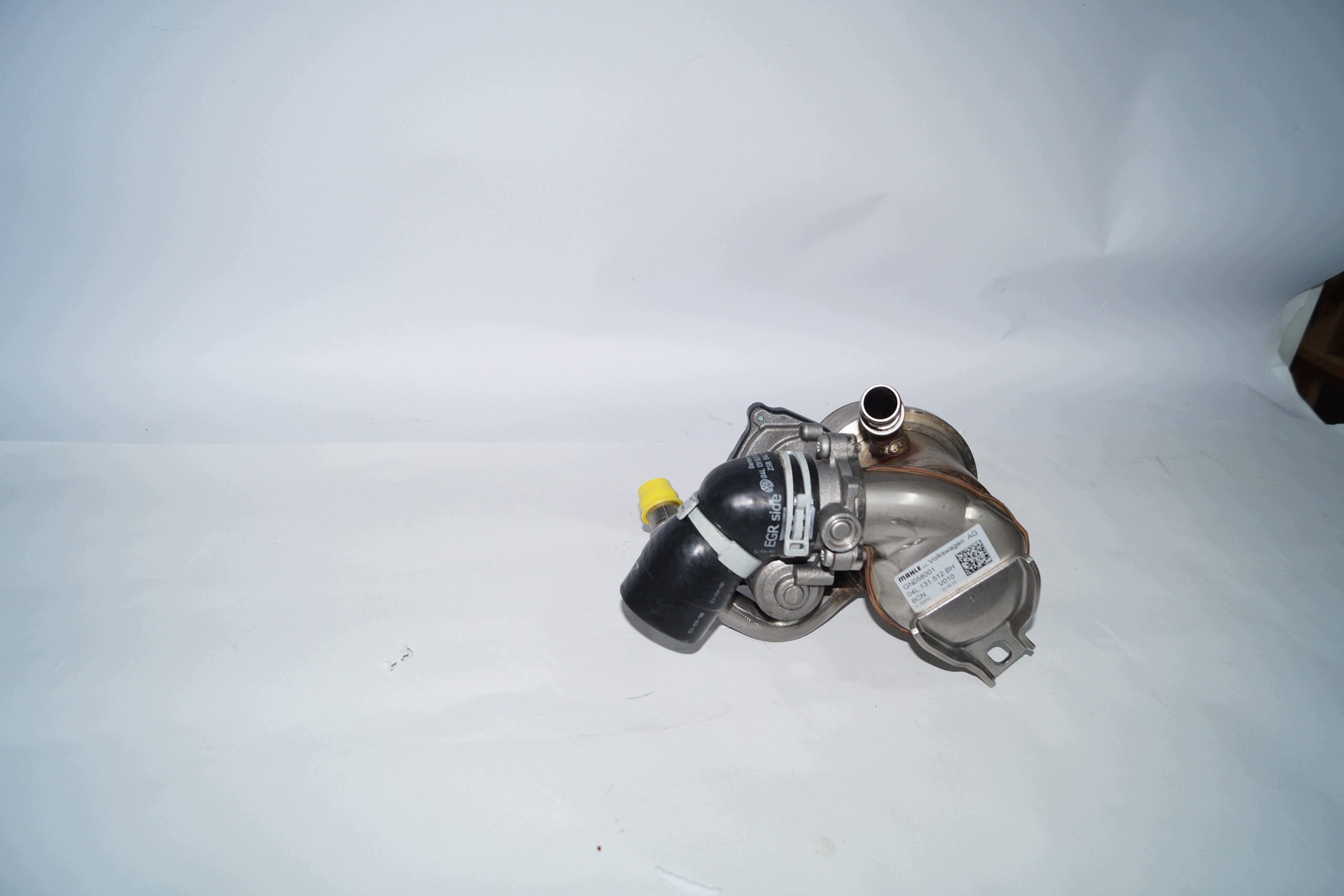 Audi A5 A4 B8 AGR Kühler Drosselklappe 2.0TDI image 3
