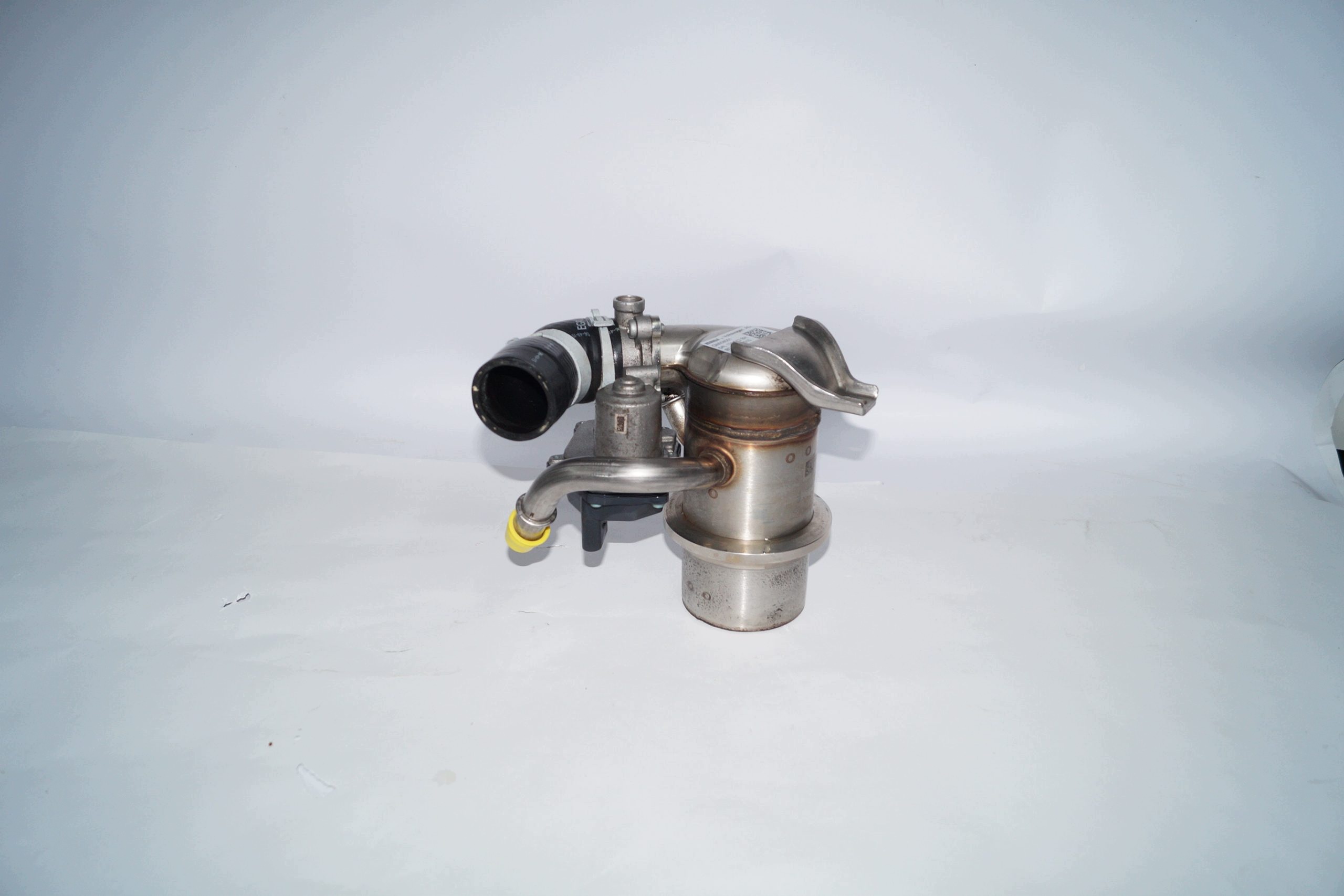 Audi A5 A4 B8 AGR Kühler Drosselklappe 2.0TDI image 4