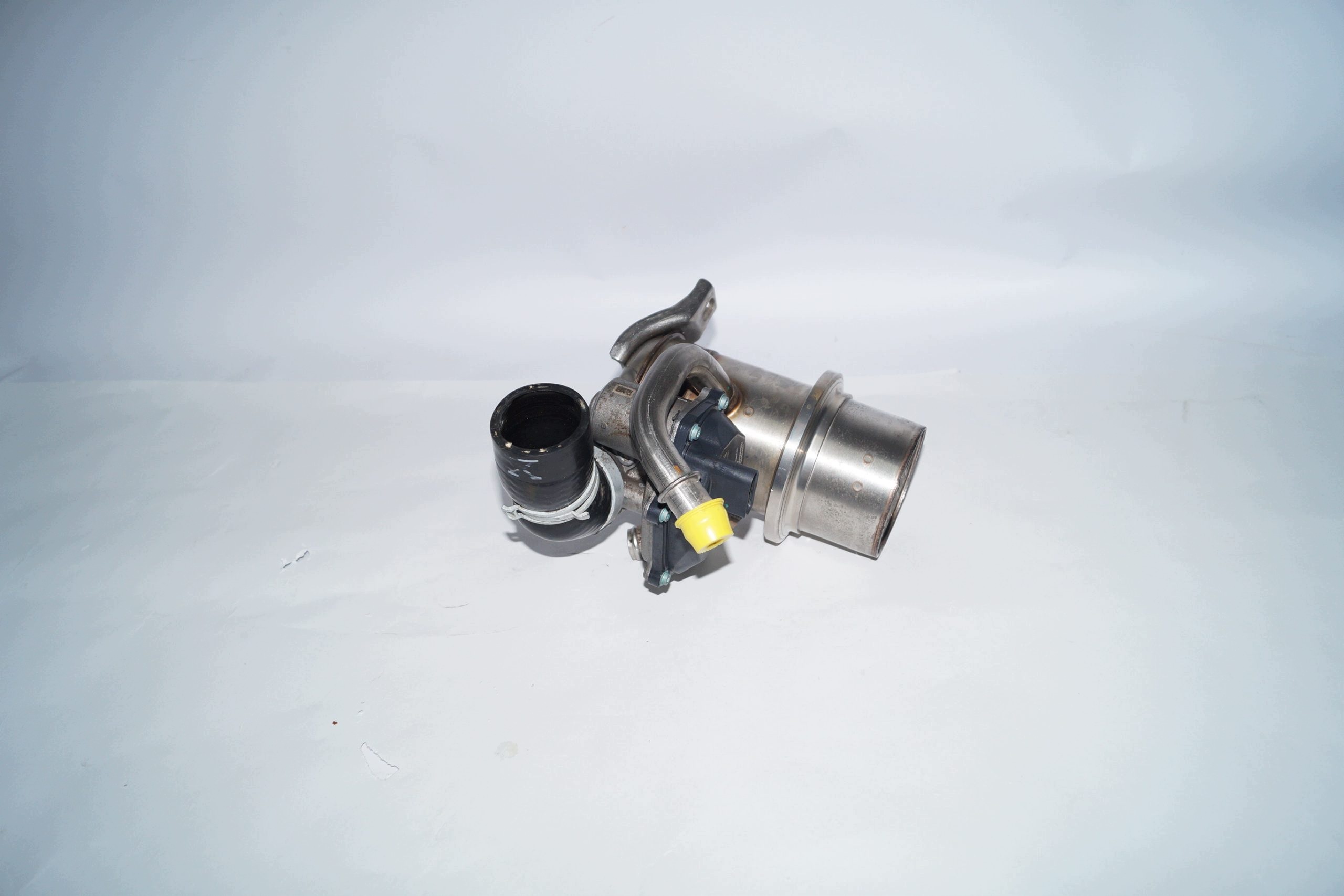 Audi A5 A4 B8 AGR Kühler Drosselklappe 2.0TDI image 6