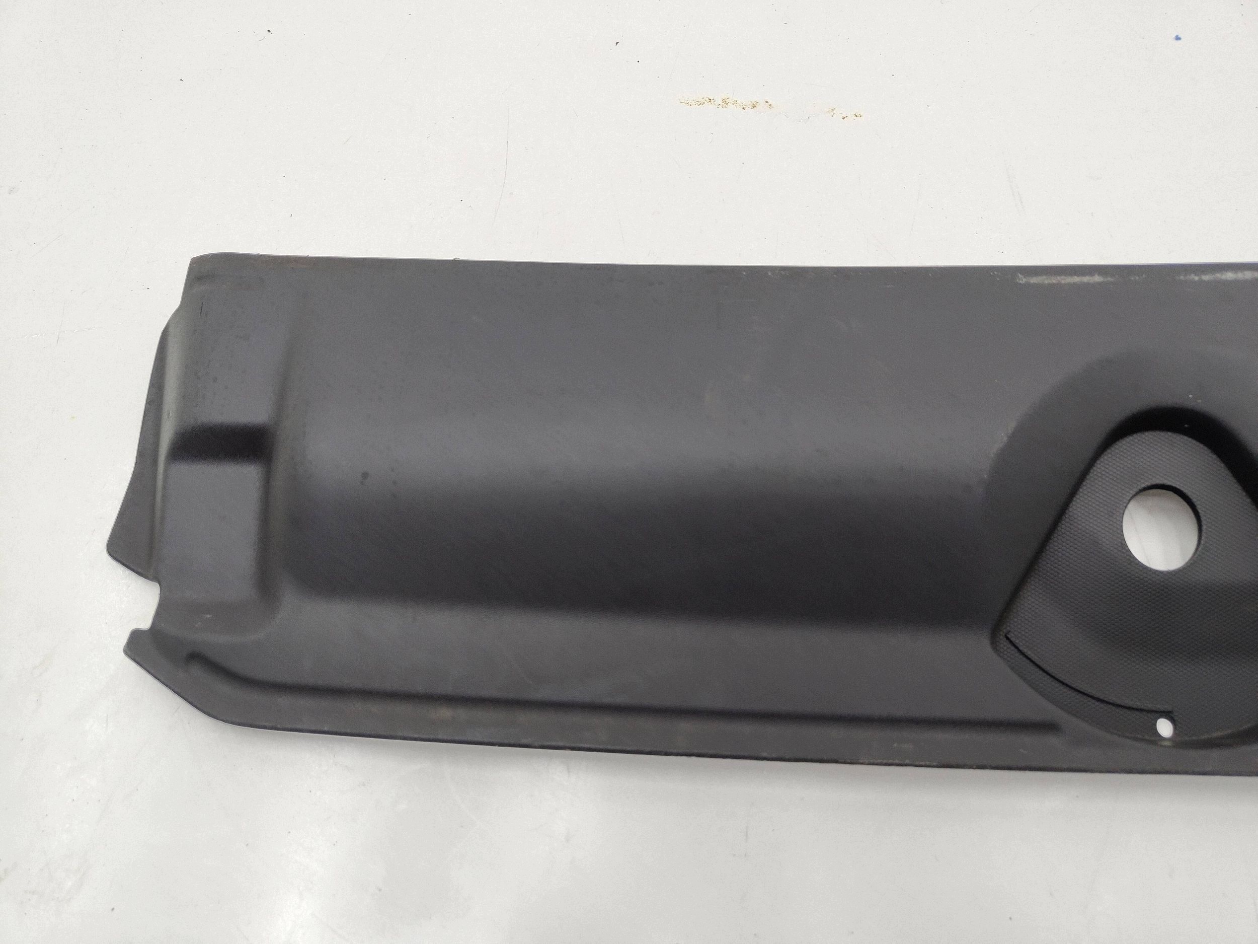 Audi A4 B9 Cover 8W0807081F