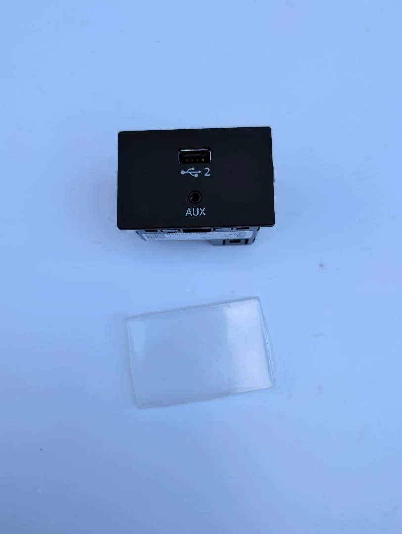 USB AUX -portti Audi A3 S3 RS3 8V Q2