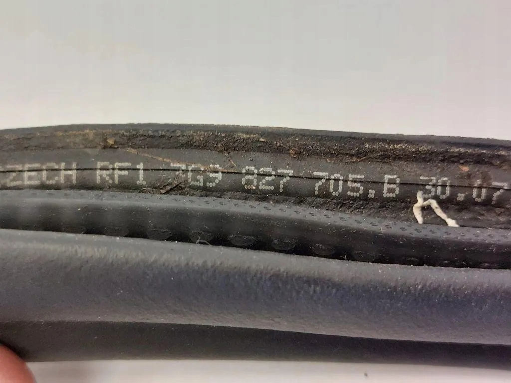 Joint de hayon VW Passat B8 Kombi 3G9827705B image 3