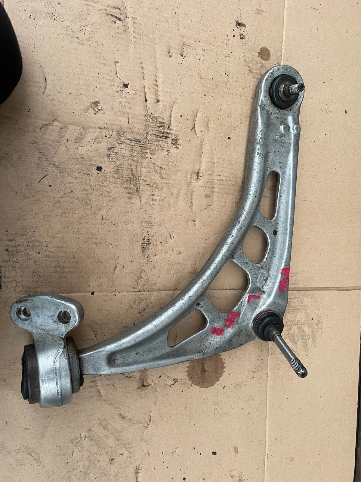 Voorste draagarm links BMW E46 gebruikt