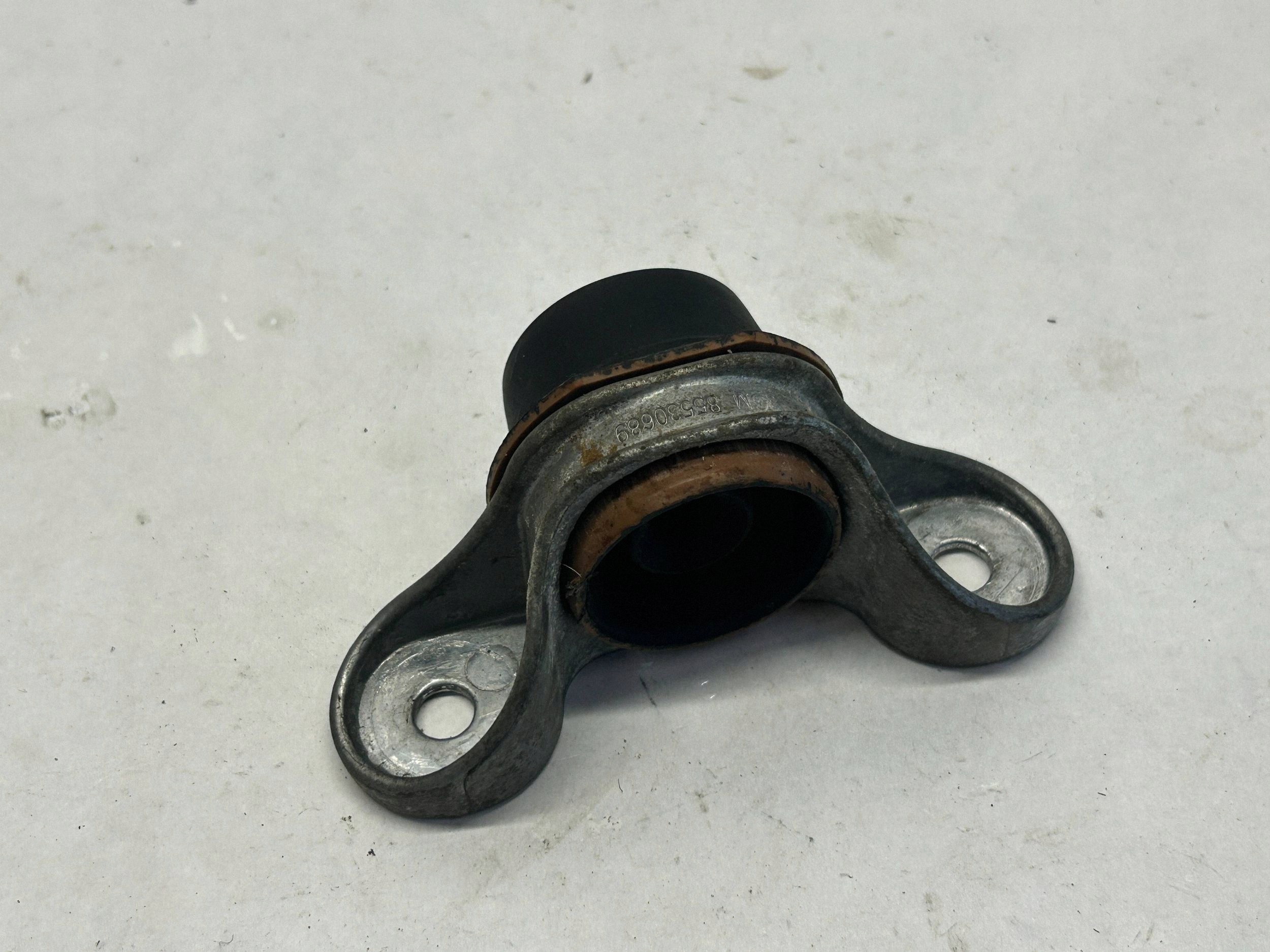 Chevrolet Corvette C8 Support Silencieux 85530689 image 3