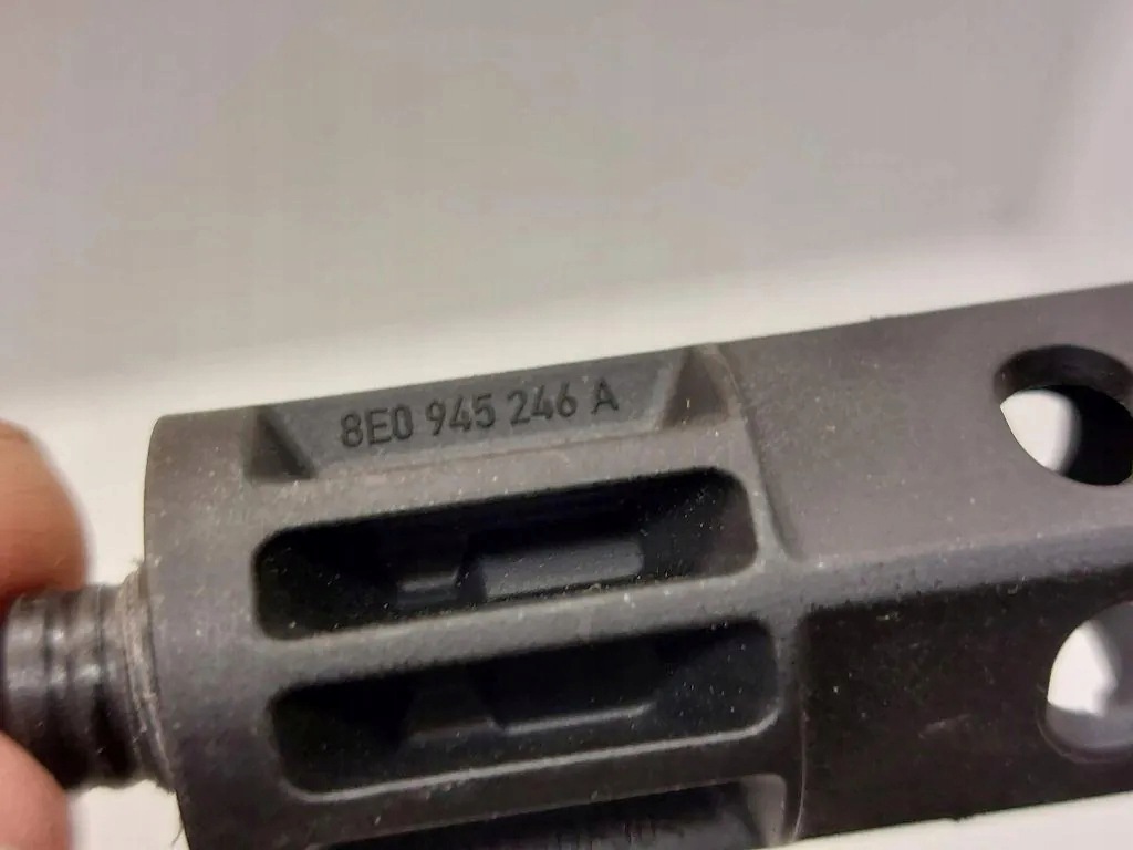 Audi A4 B8 8E0945246A - Conector Lanterna Traseira image 4