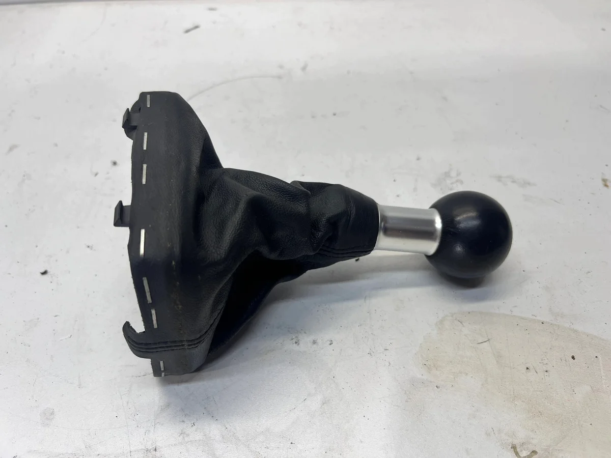 Vaihteenvalitsimen nahka Audi A3 8P 8P0863279