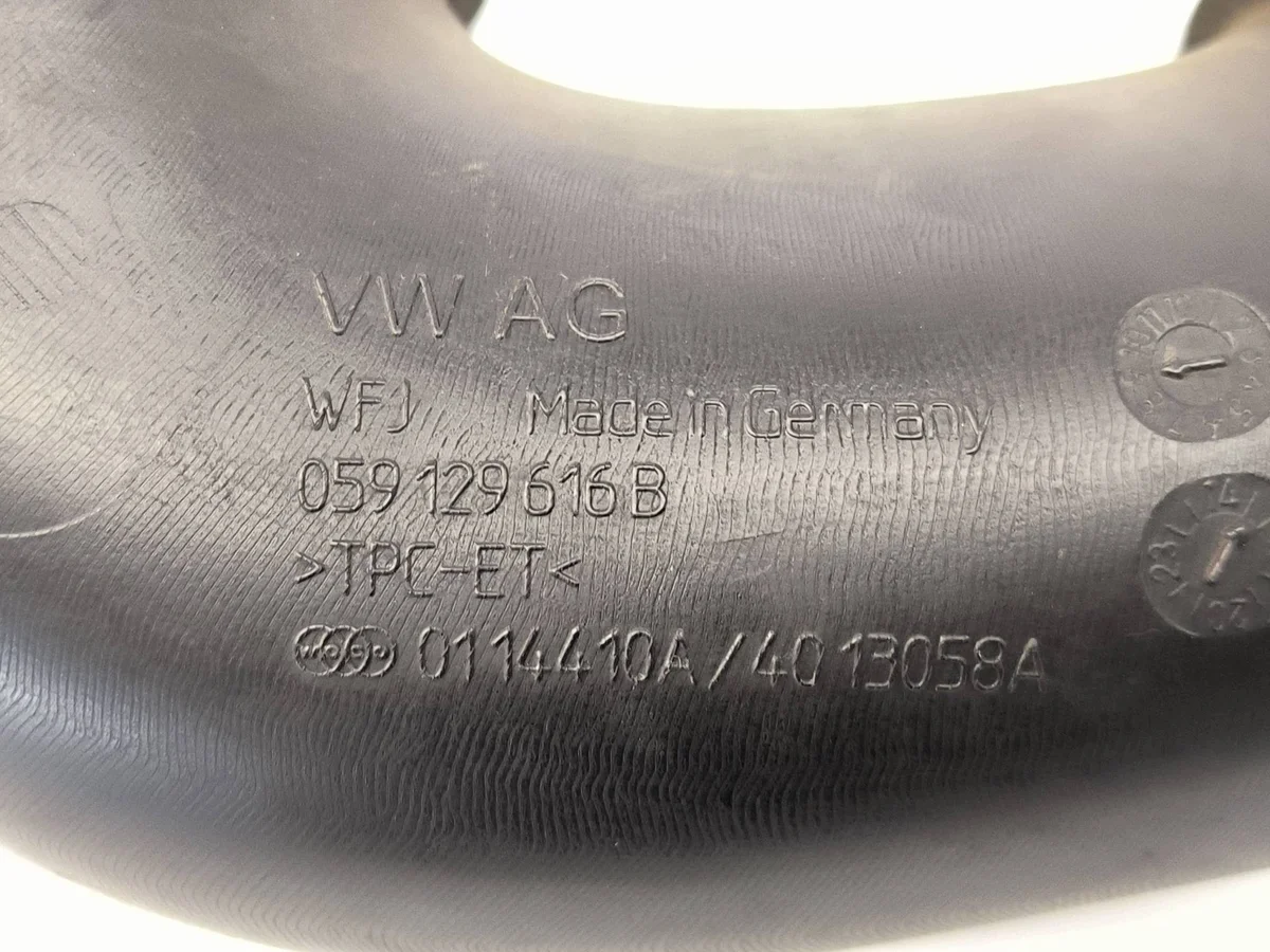 Audi Q7 II 4M Intake Hose 059129616B image 4