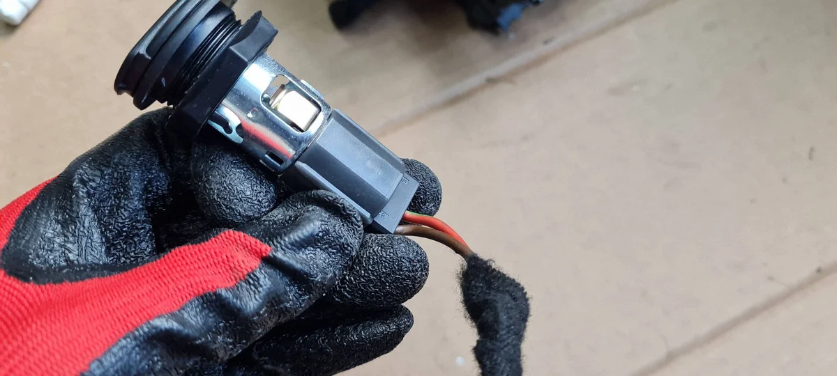 Prise allume-cigare 12V Audi A7 4G0919309A