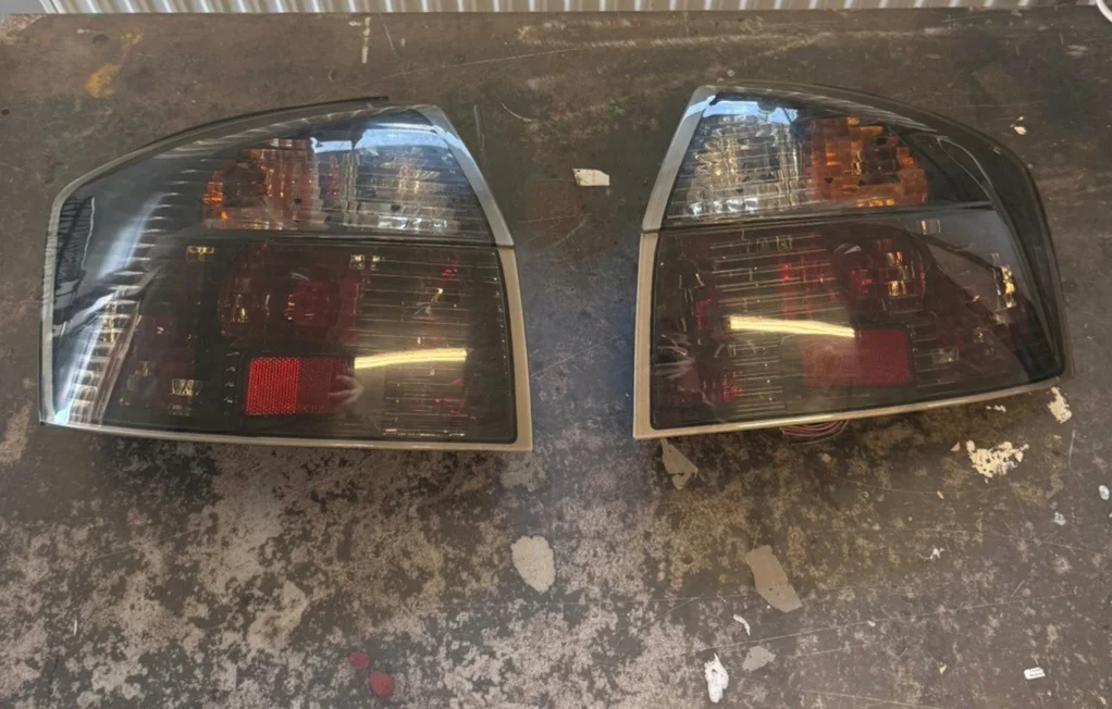 Luz Trasera Audi A4 B6 8E Sedan AU14