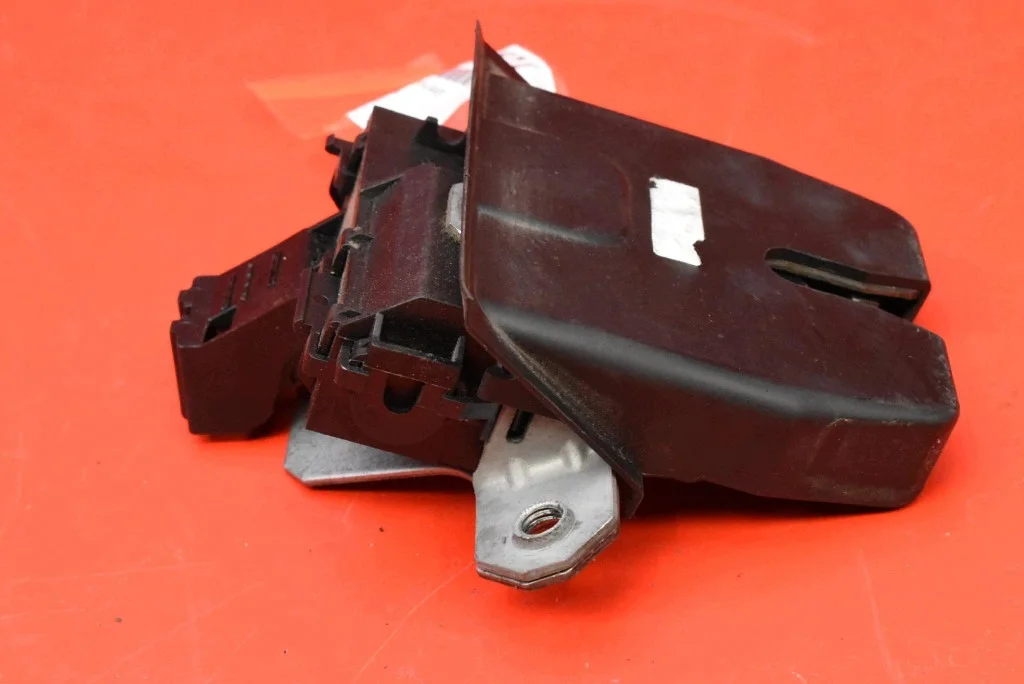 Taka lukko Ford Focus Mk3 Kombi image 3