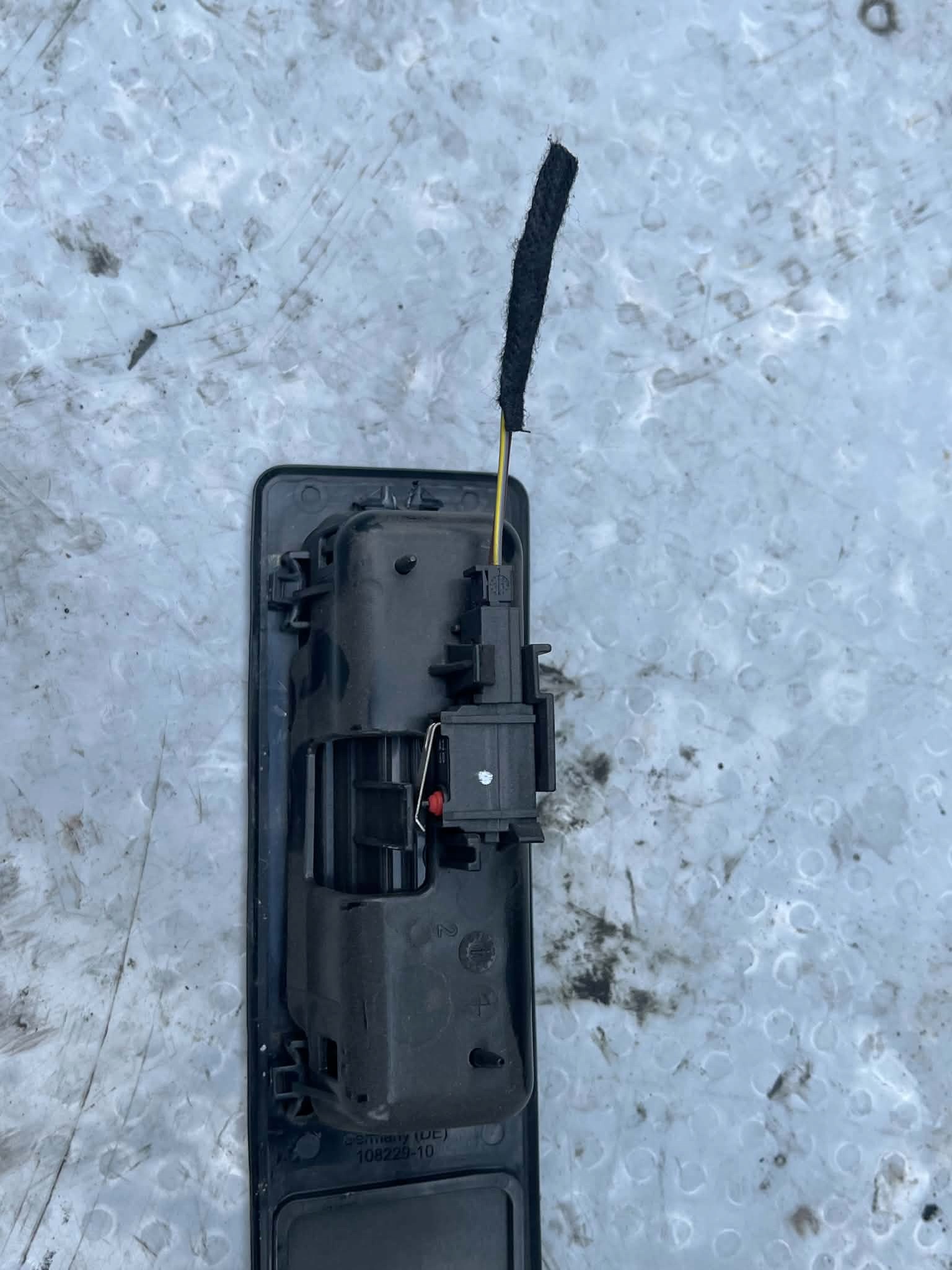 Manija Maletero Microinterruptor BMW Serie 3 GT image 3