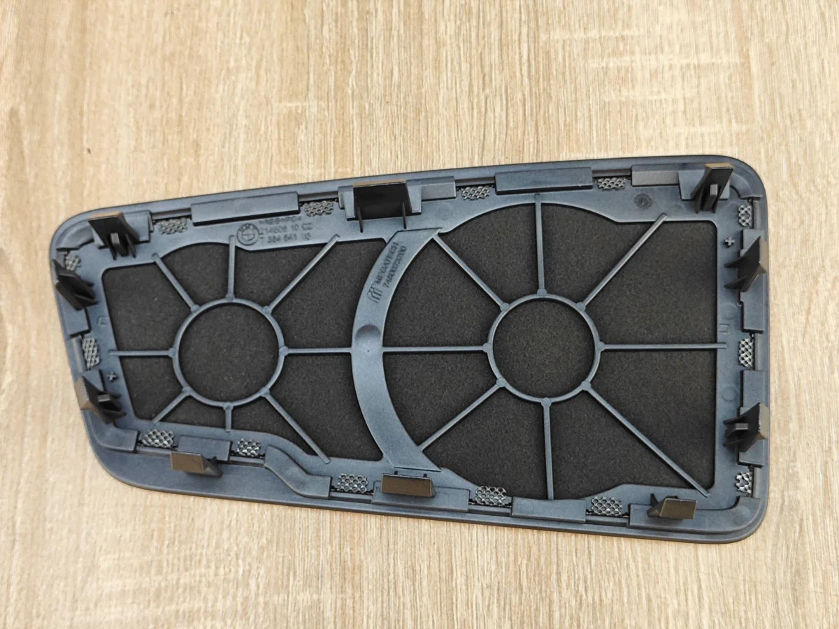 Kaiuttimen suojus Harman Kardon vasen BMW G30