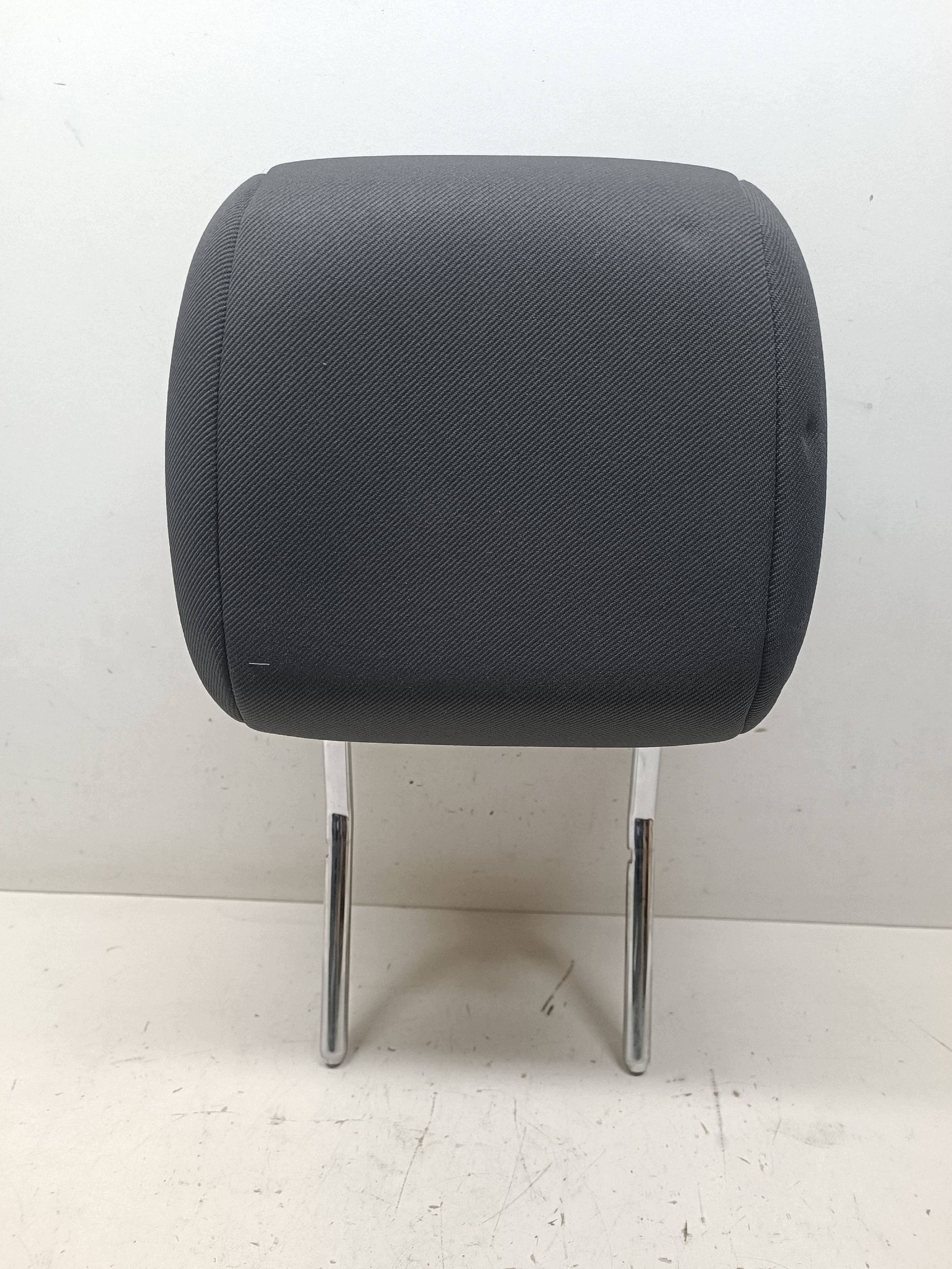 2017 Peugeot 508 Front Headrest OEM DLA11895 image 2