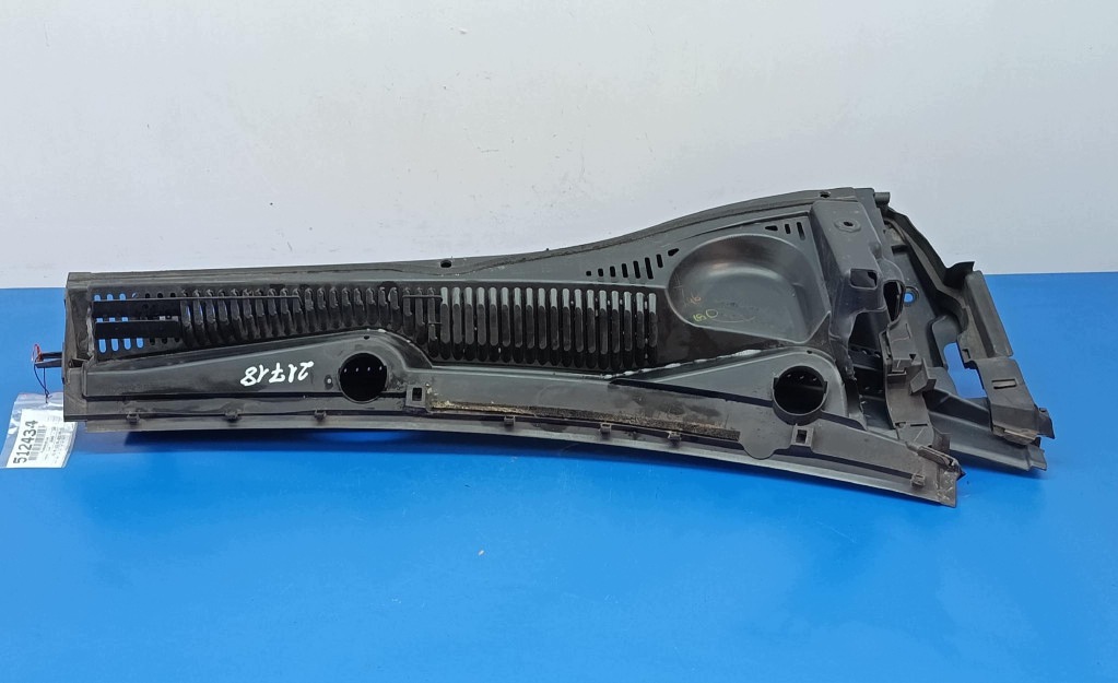 Suzuki SX4 Windschutzscheiben-Verkleidung gebraucht