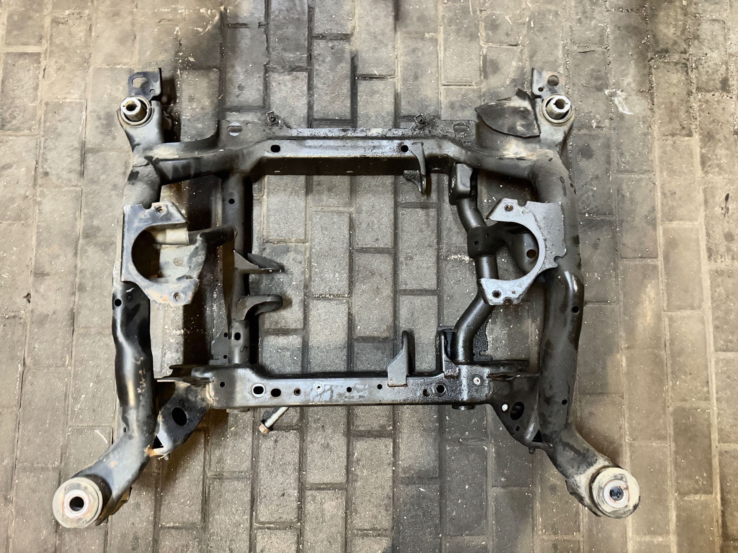 Traverse avant Jeep Grand Cherokee WK2 3.6 image 3