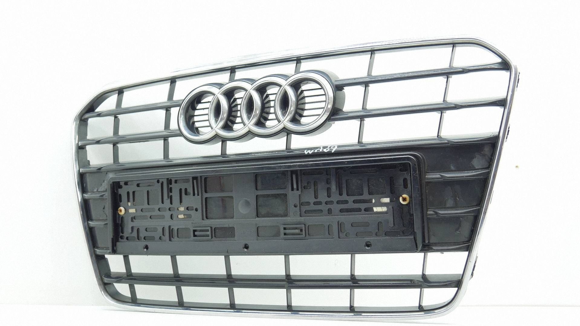 Grilli Audi A5 2011-16 Käytetty image 2