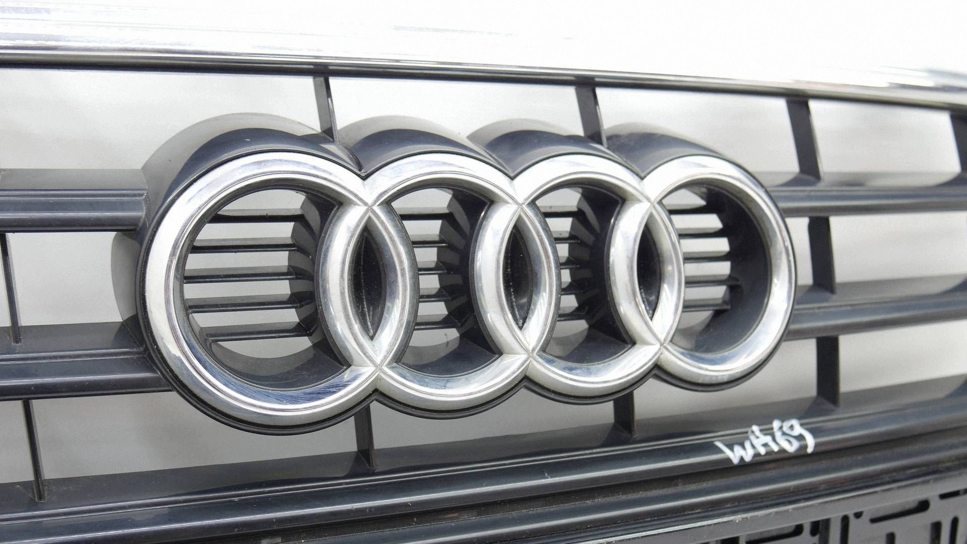 Grilli Audi A5 2011-16 Käytetty image 5