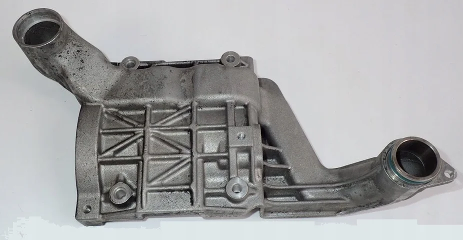 Support compresseur clim Audi Q7 4L 05A260881D