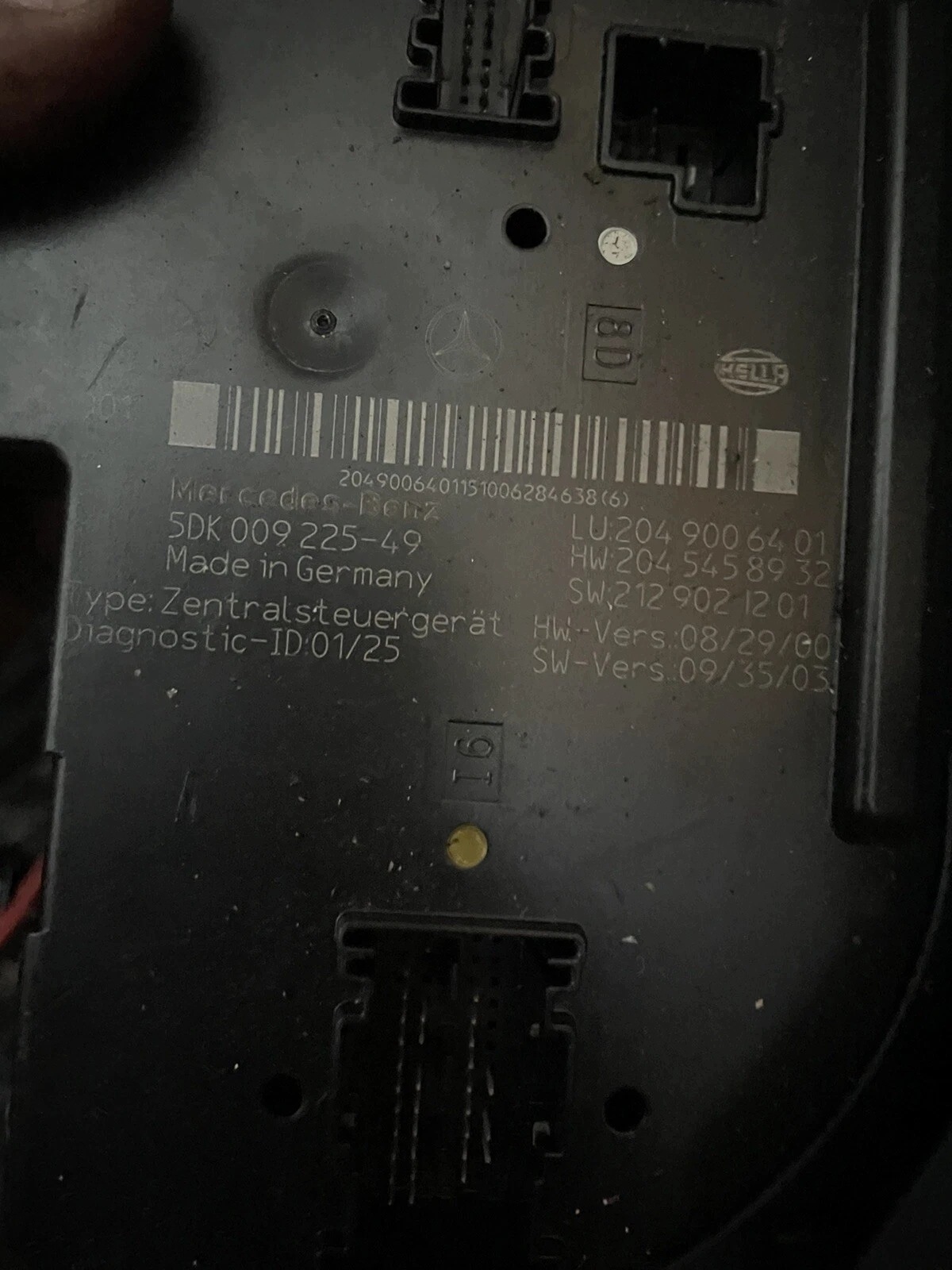 Ohjainyksikkö Mercedes-Benz W204 SAM A2049006401
