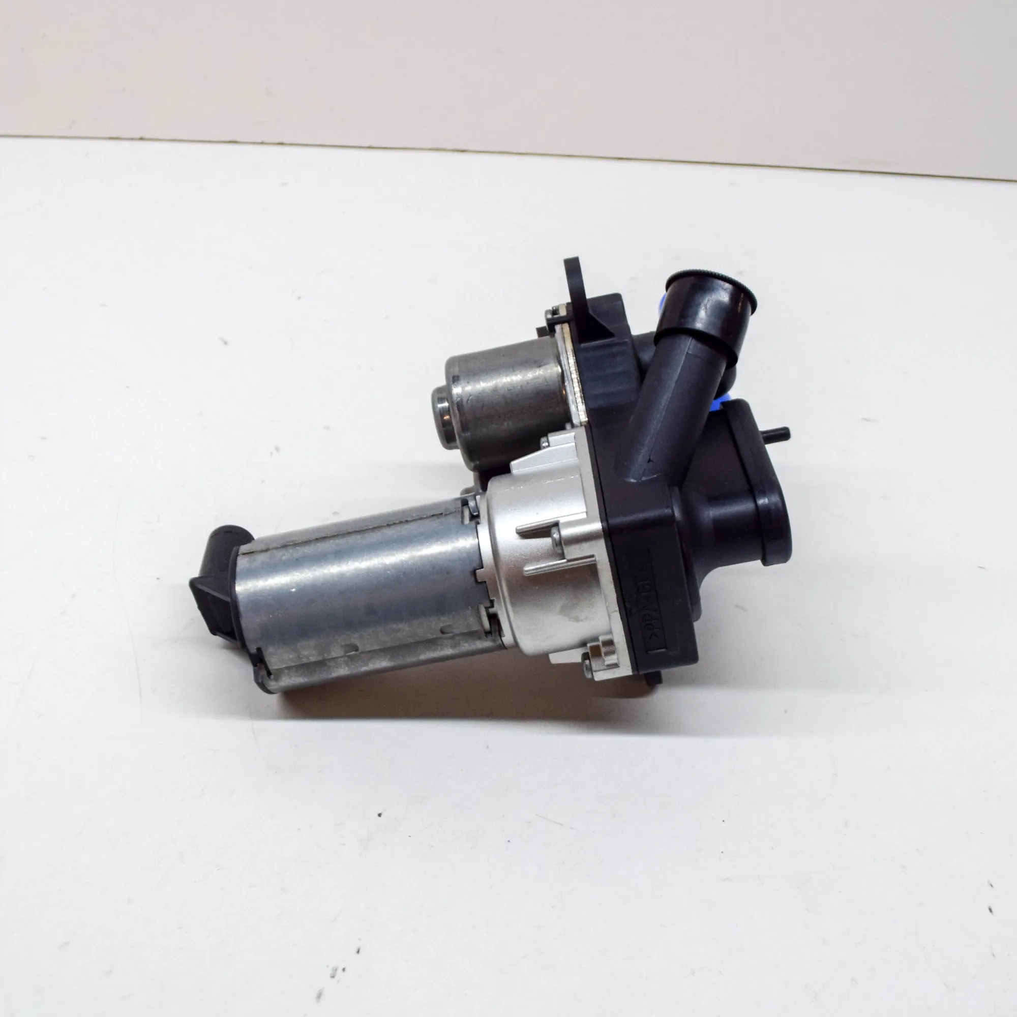 Électrovanne d'eau MB S W220 A2208300284 image 4