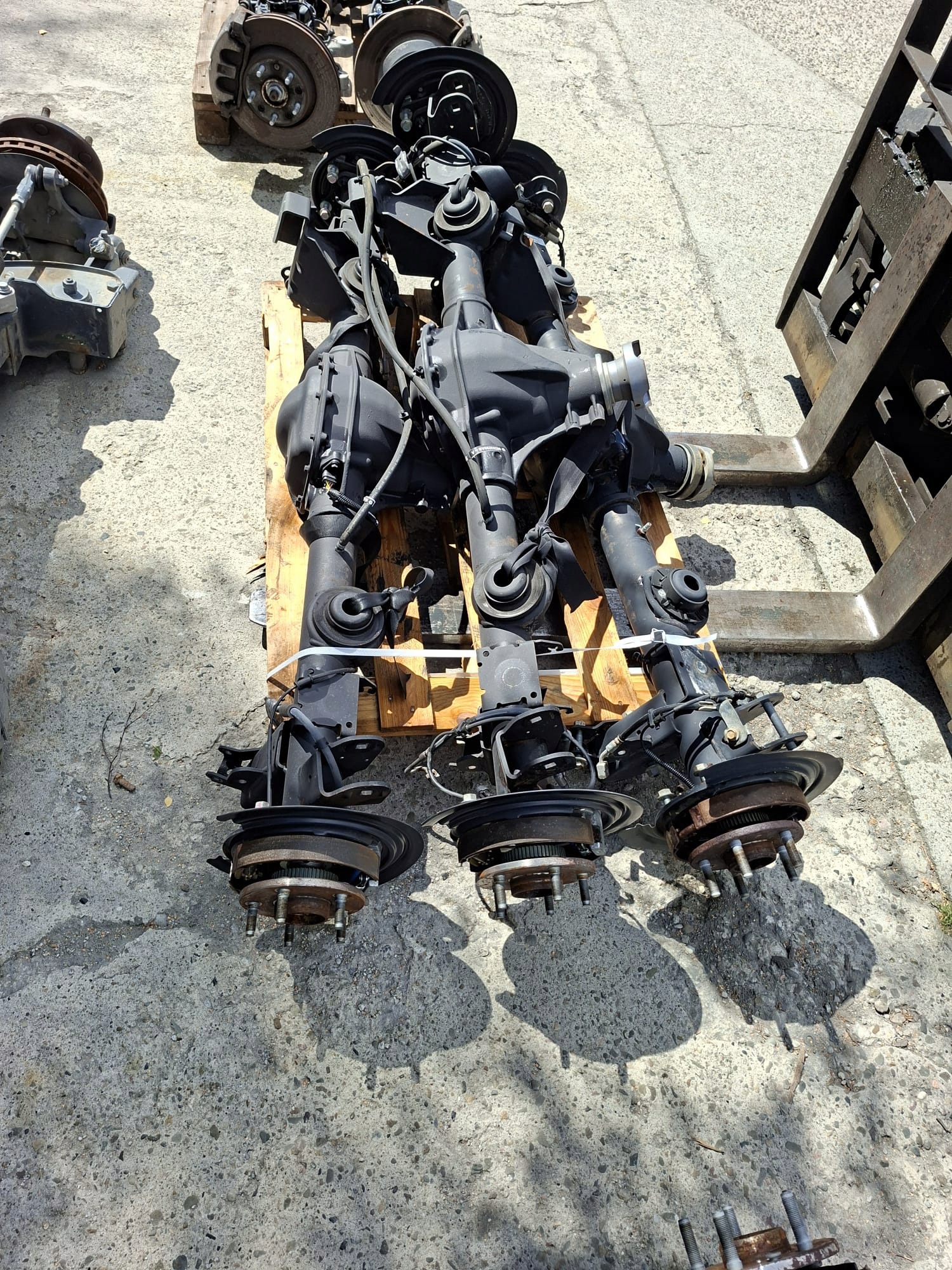 Etusilta Jeep Wrangler JL 210 68294369AL image 8