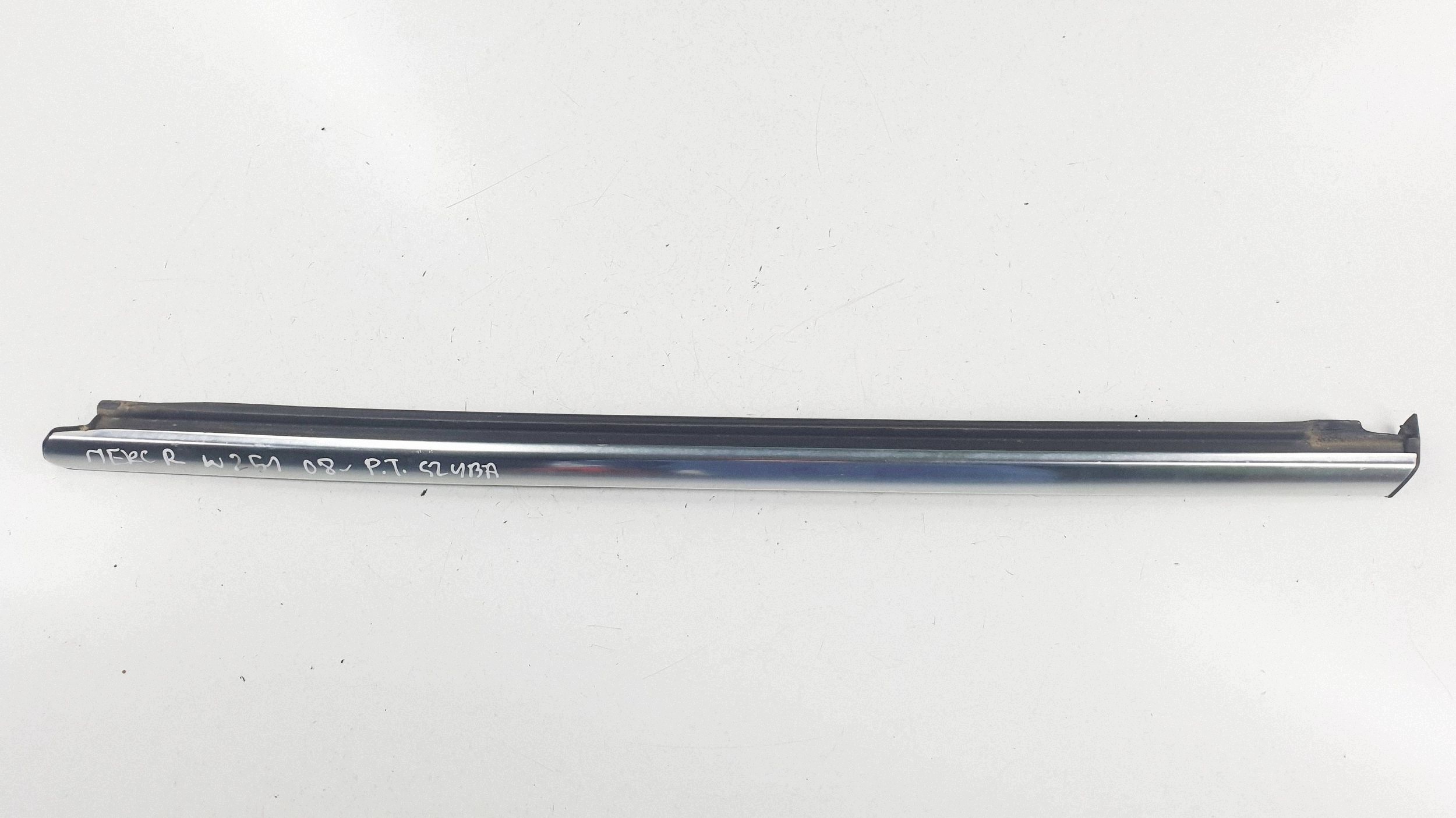 Mercedes R-Klasse W251 08r Zierleiste Kotflügel rechts hinten image 4
