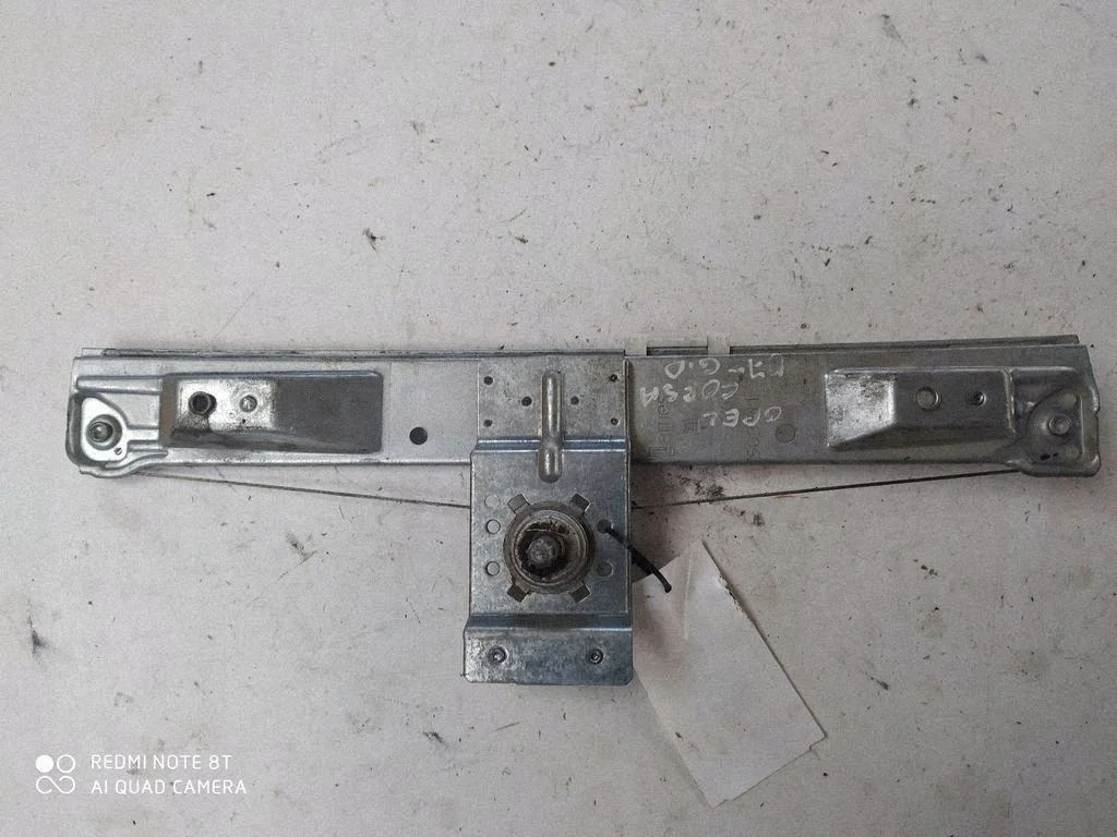 Opel Corsa D takalasin nostin oikea