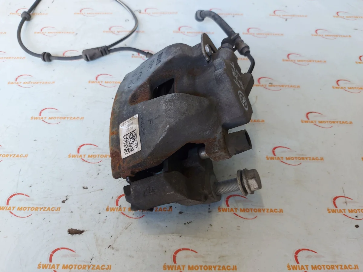 Audi A4 B9 jarru satula vasen etu
