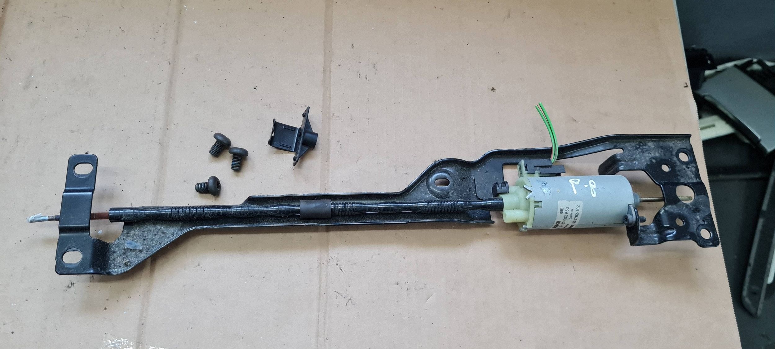 Moteur de siège droit A7 4G 976782102IND110 image 2