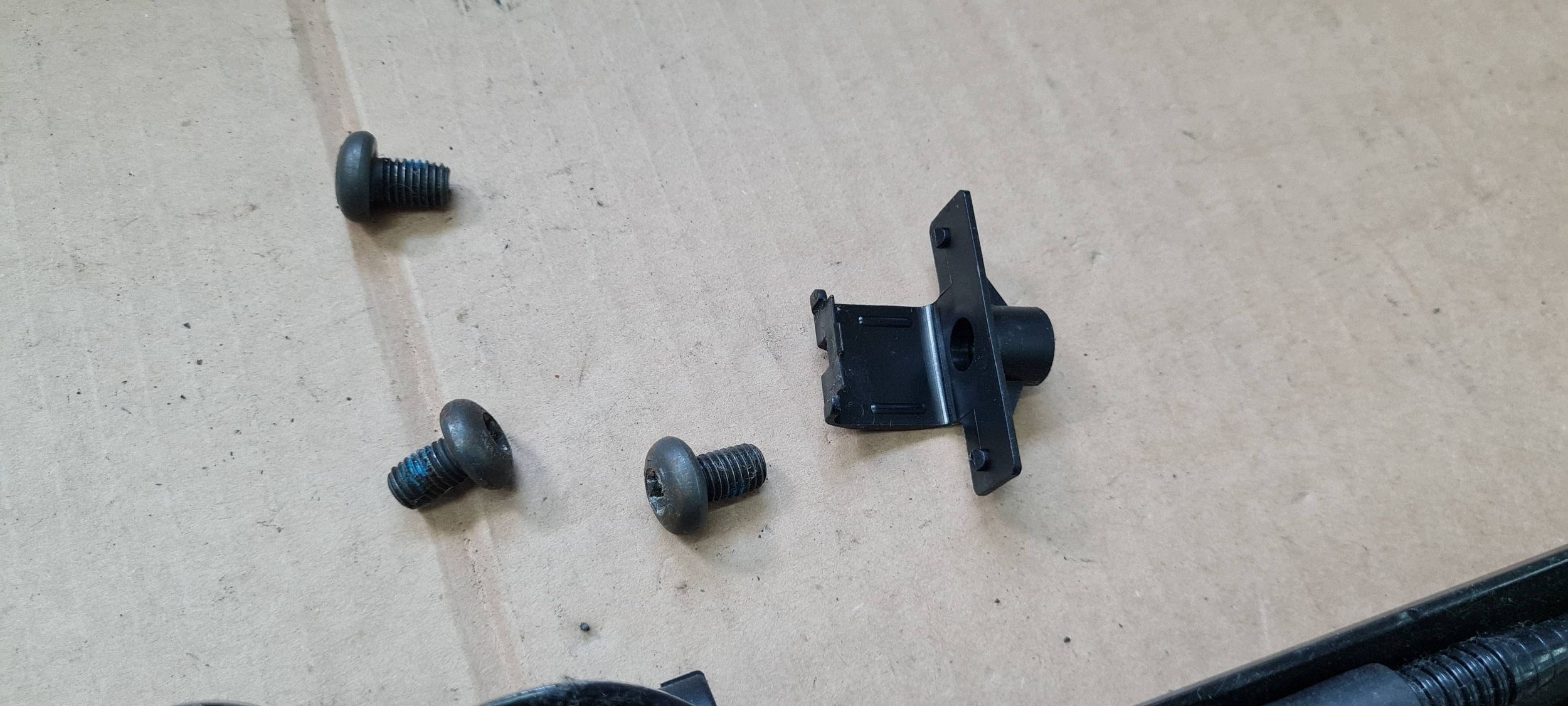 A7 4G Istuimen säätömoottori vasen etu 966069102