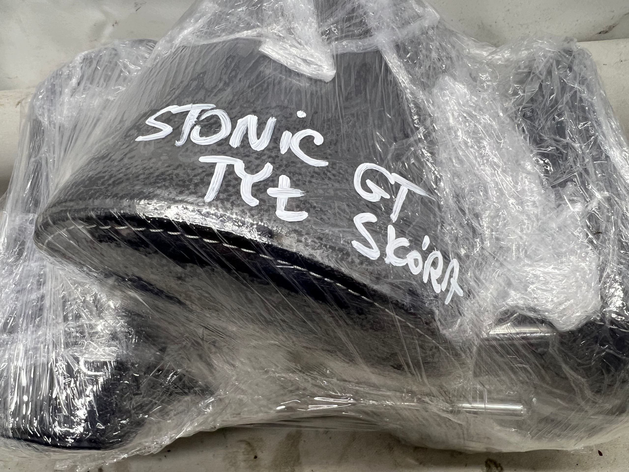 Encostos de Cabeça Kia Stonic 2025 Couro Traseiro image 4