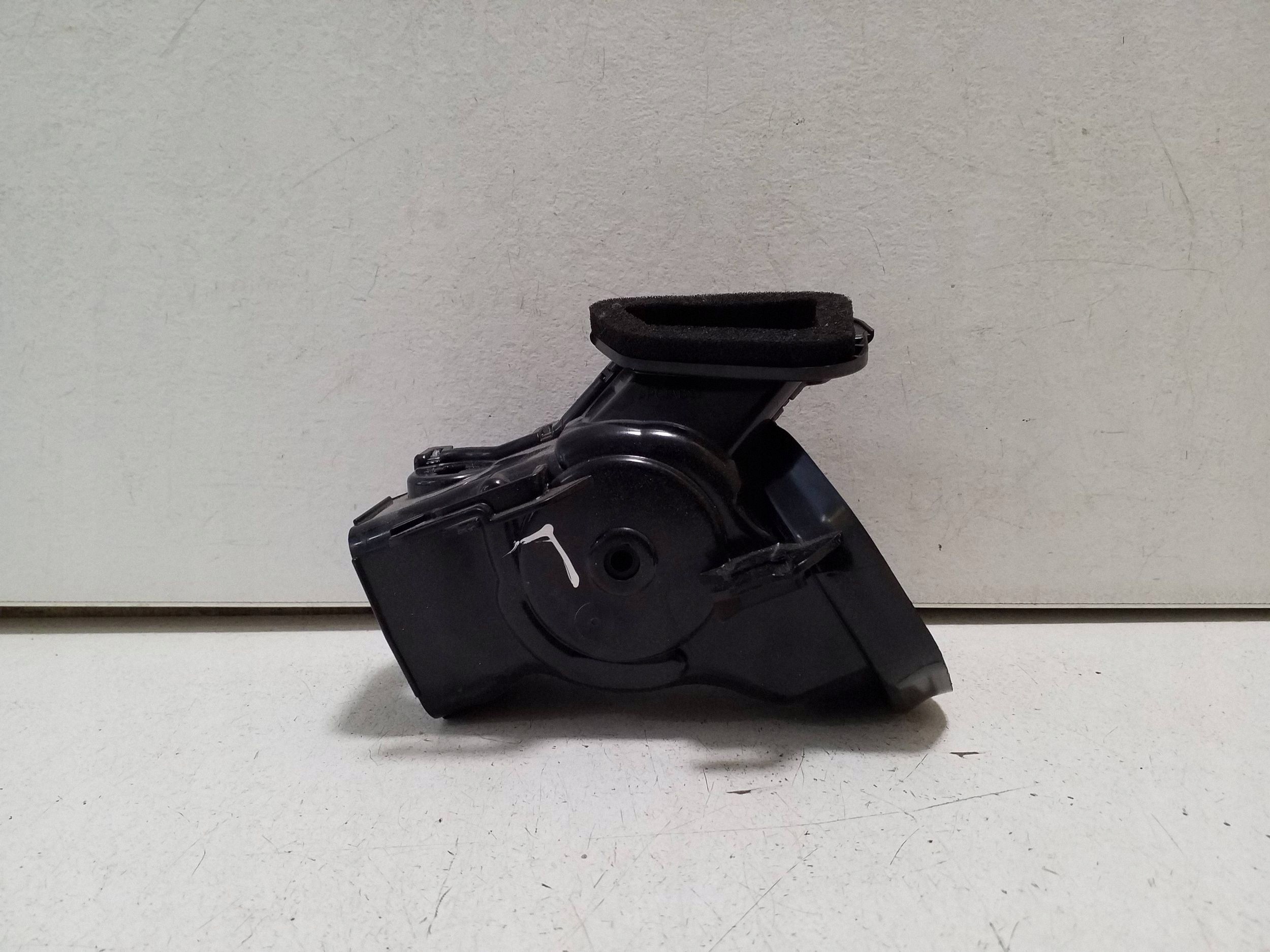 Mercedes W205 2015 Canal de Ventilação Esquerdo A2058300100