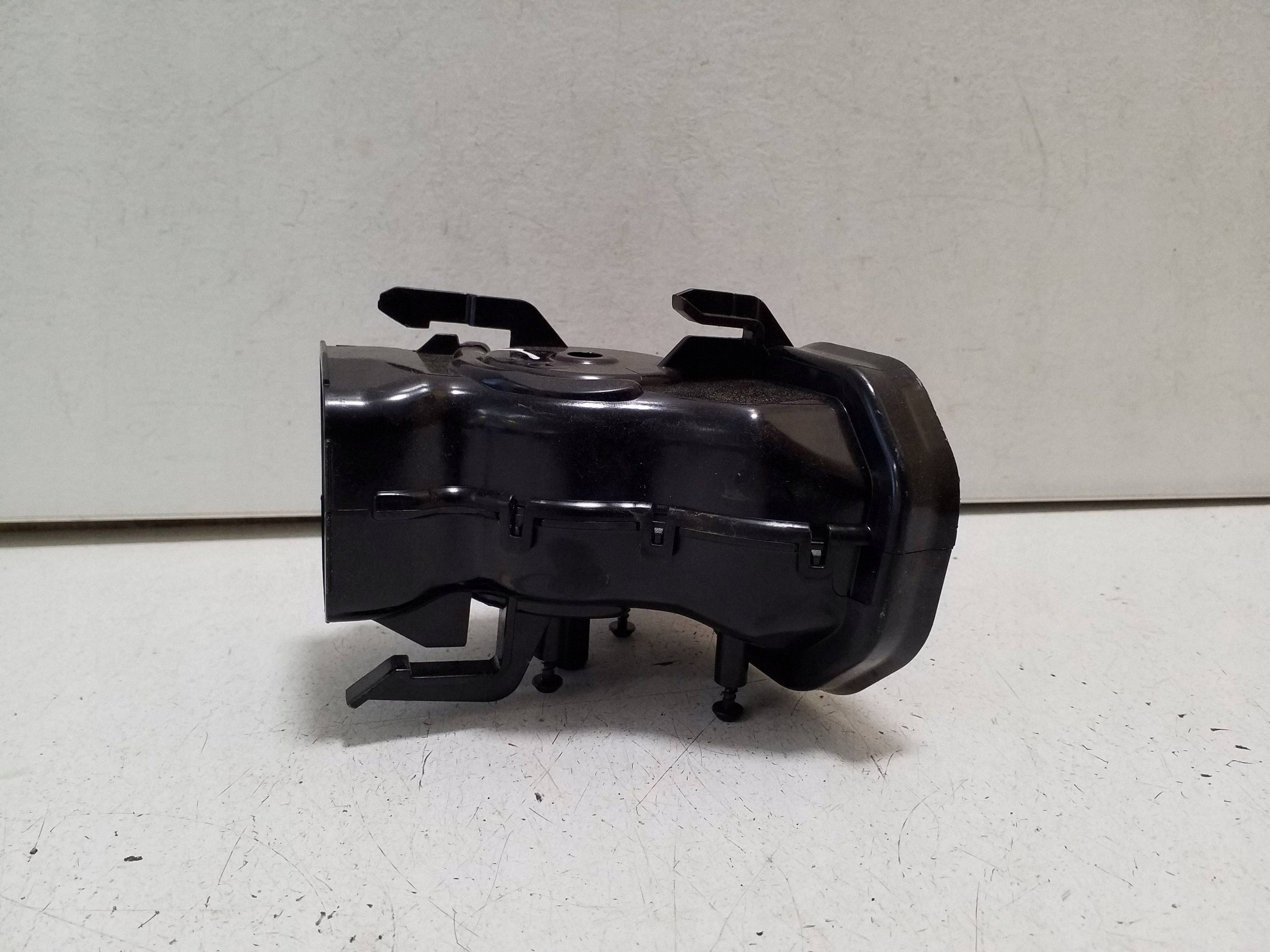 Mercedes W205 2015 Canal de Ventilação Esquerdo A2058300100 image 3