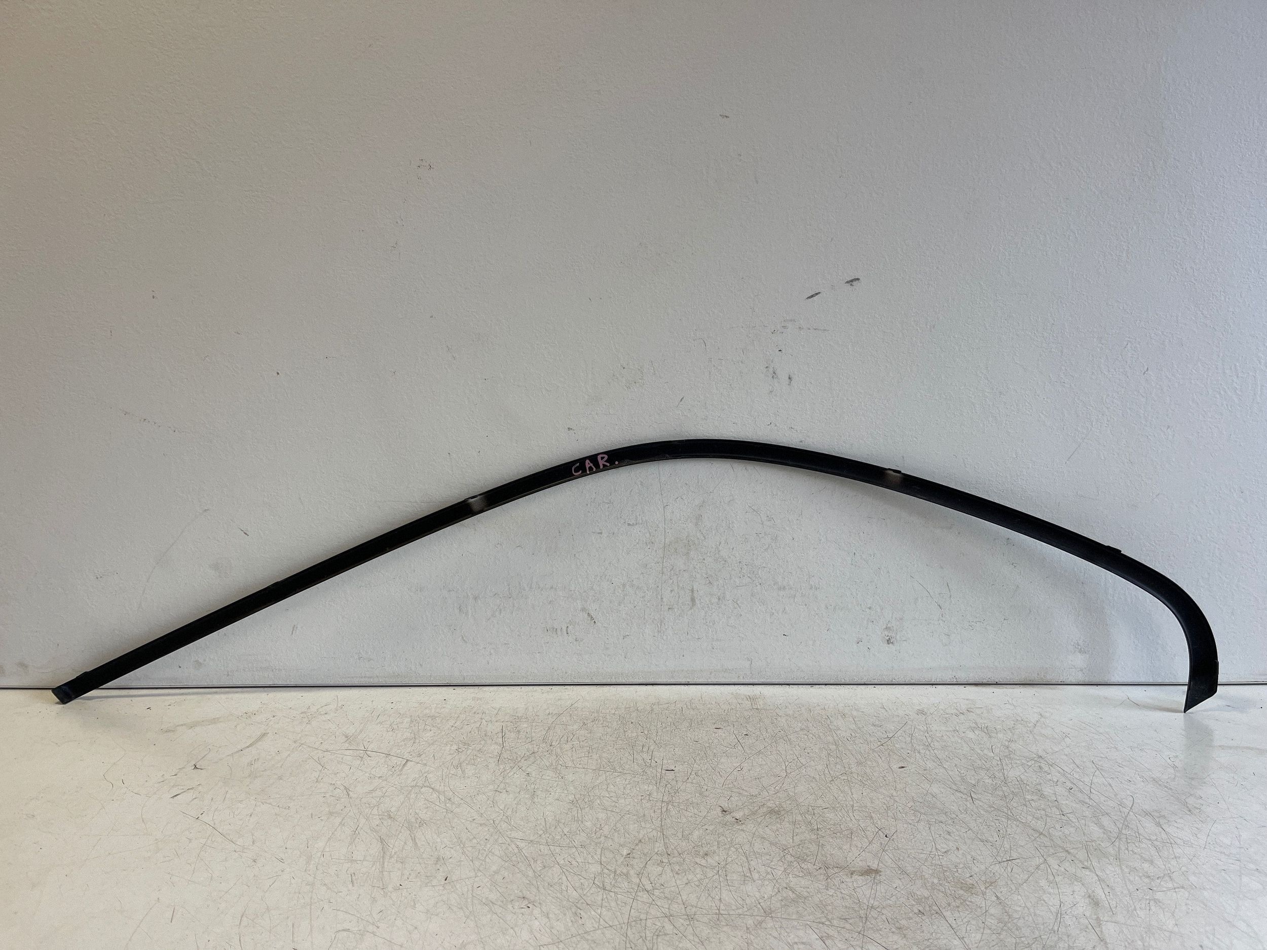 BMW 5 E39 Sivulasin lista oikea VAL323734
