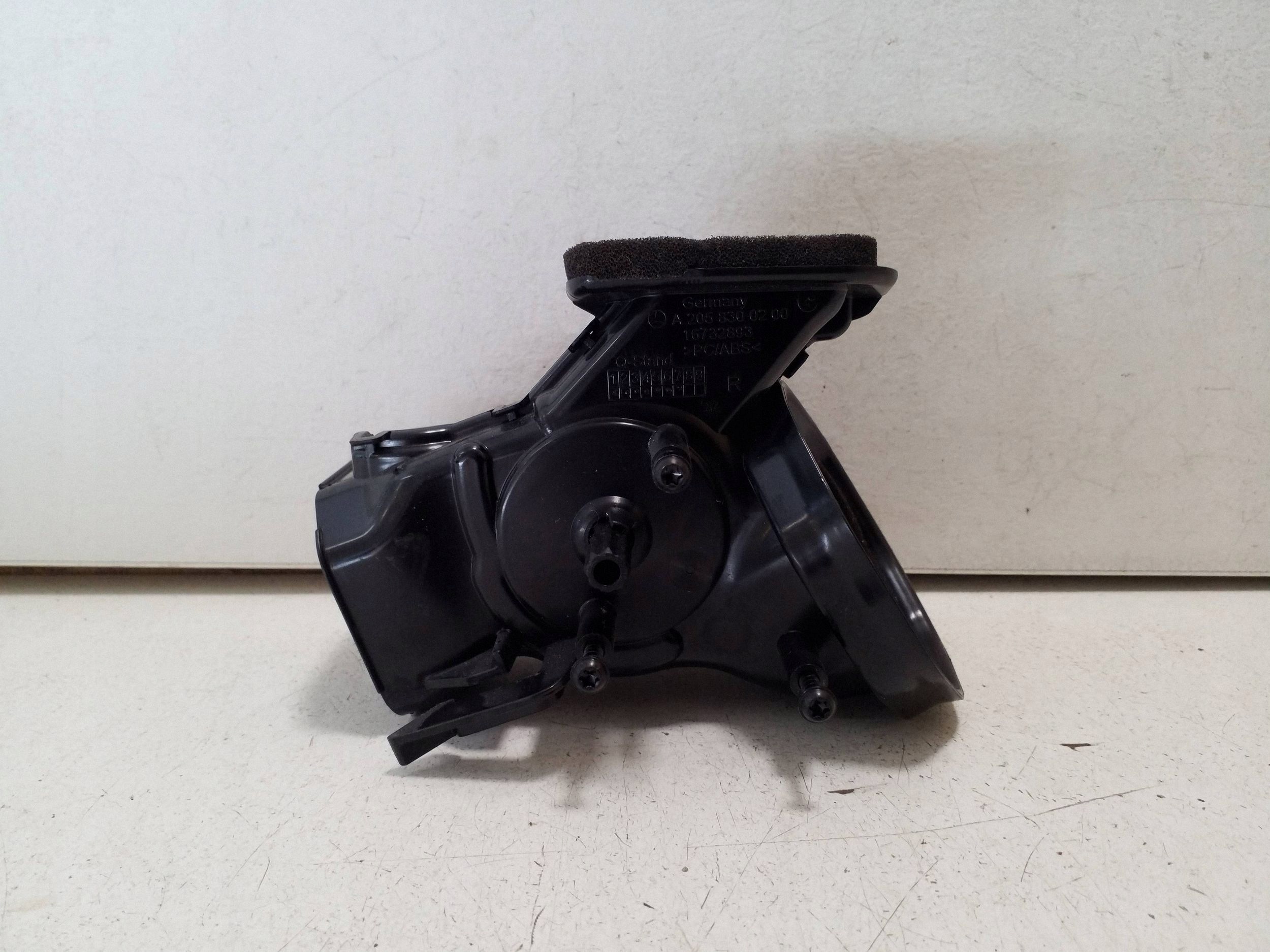 MERCEDES W205 2015 Conduit d'air droit A2058300200 image 2