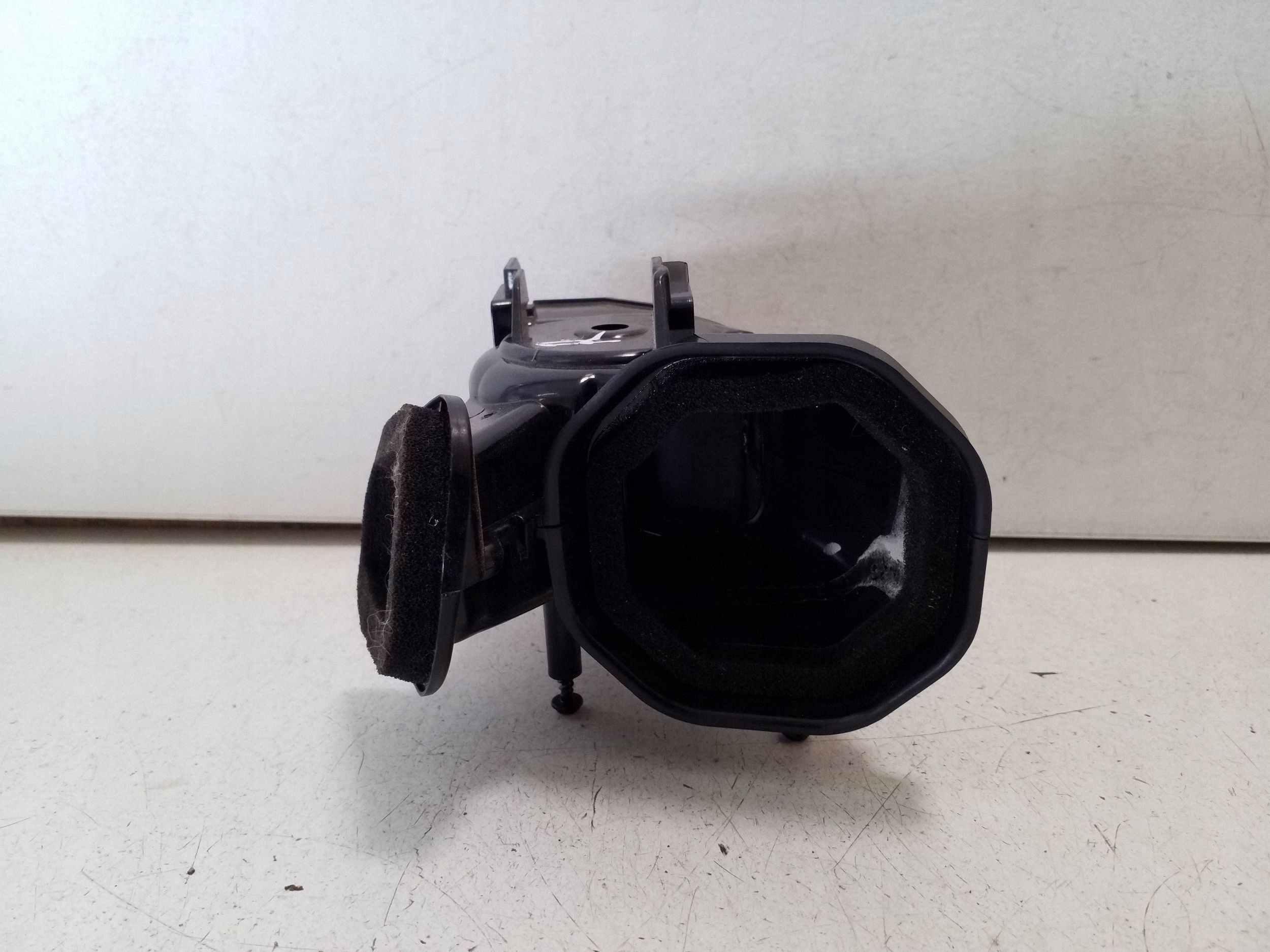 MERCEDES W205 2015 Conduit d'air droit A2058300200 image 4