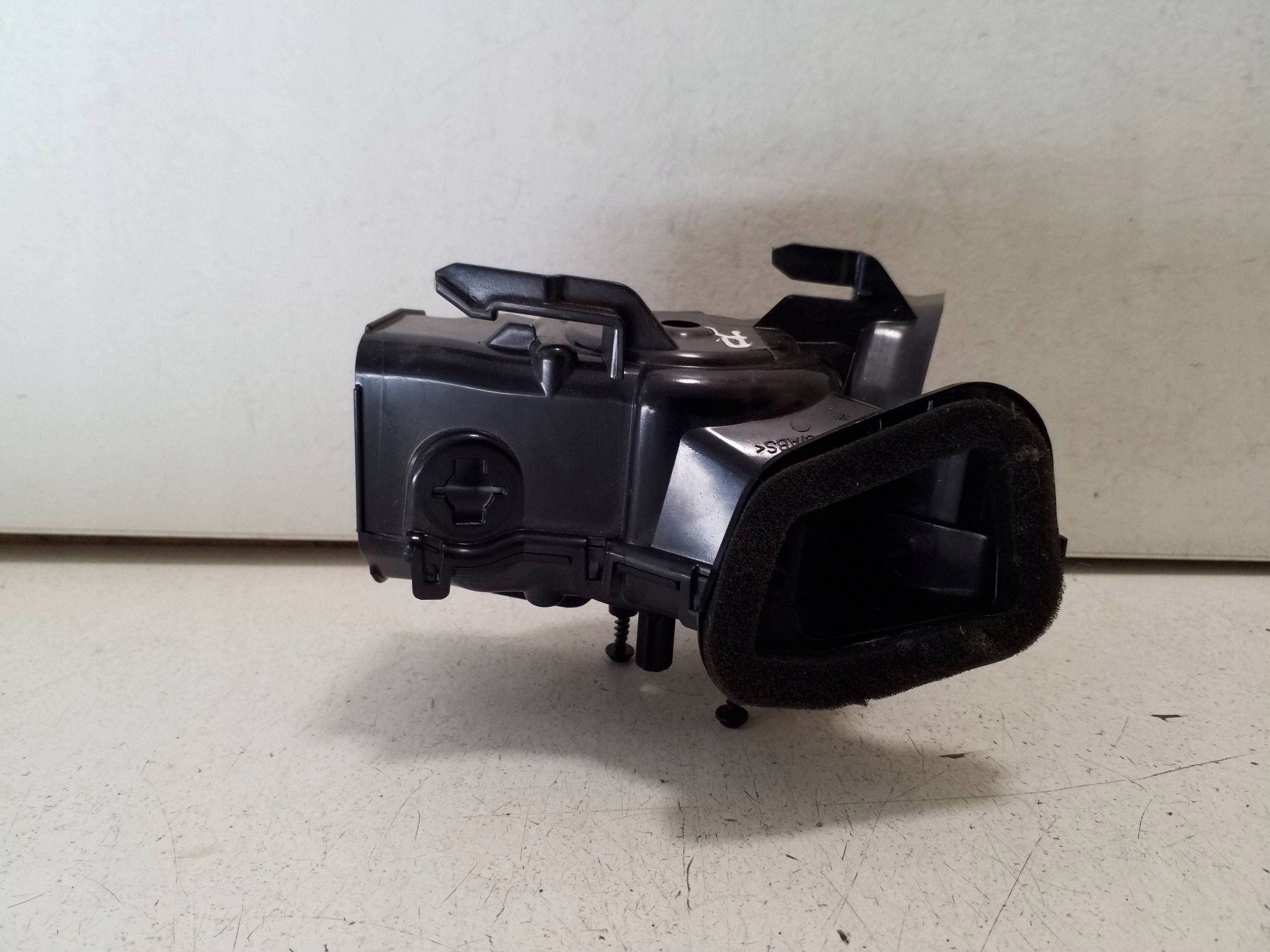 MERCEDES W205 2015 Conduit d'air droit A2058300200 image 5