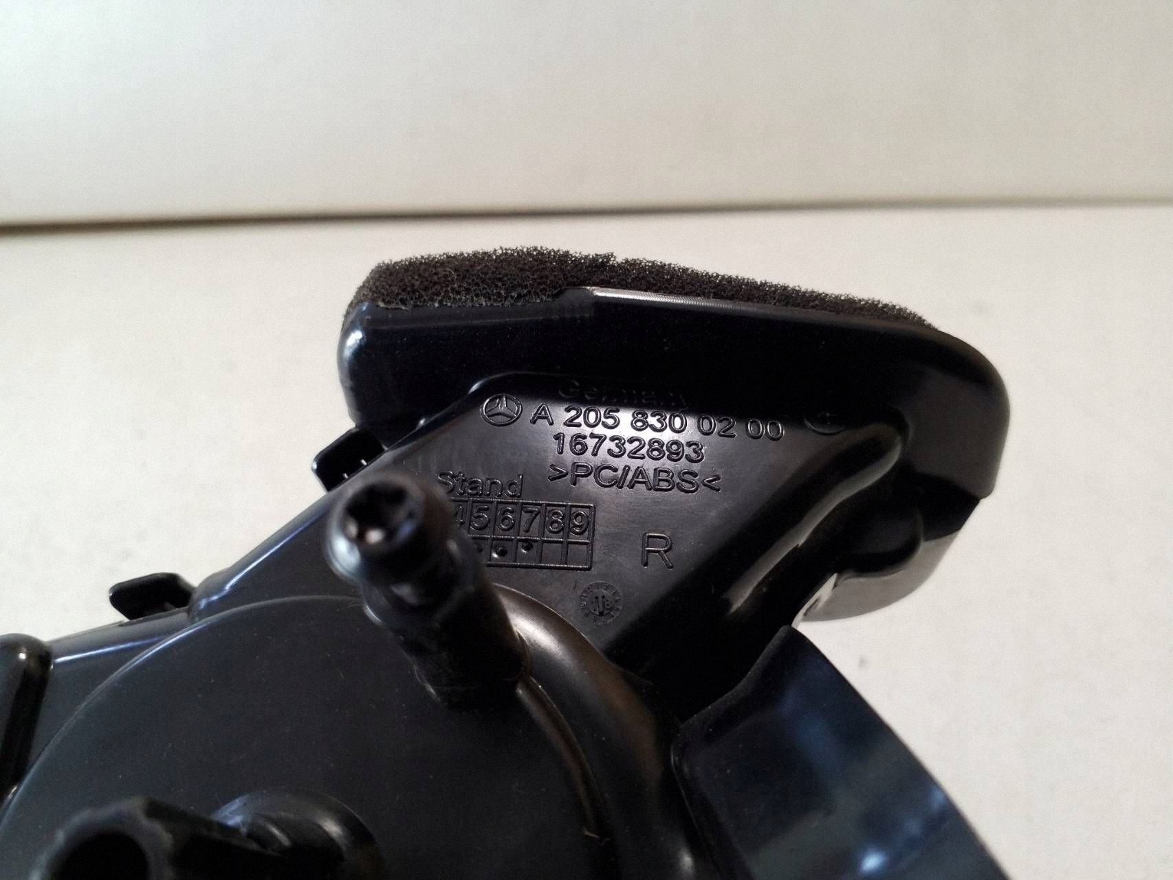 MERCEDES W205 2015 Conduit d'air droit A2058300200 image 7