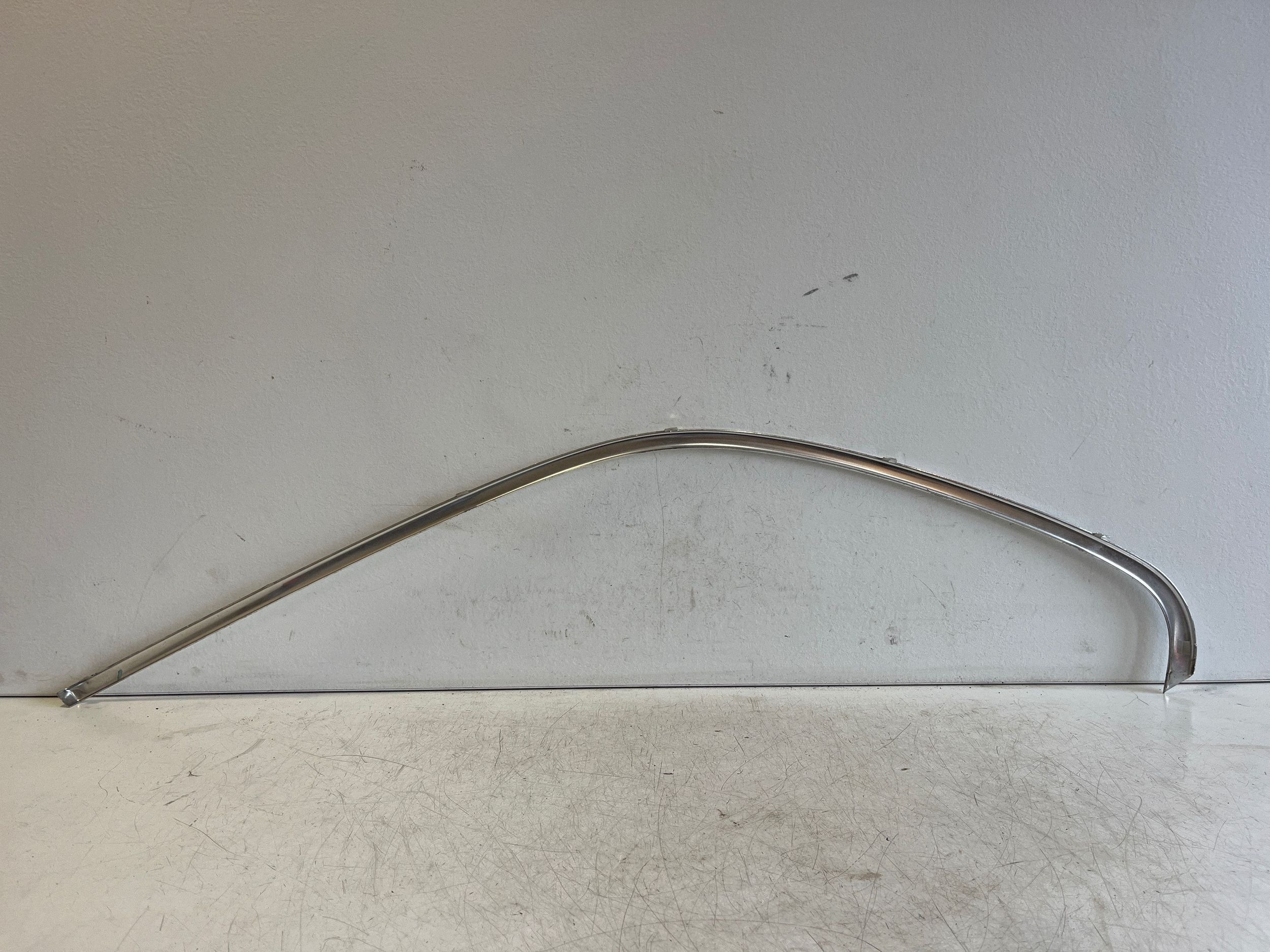 BMW 5 E39 Sivulasin lista, oikea, OEM VAL323737