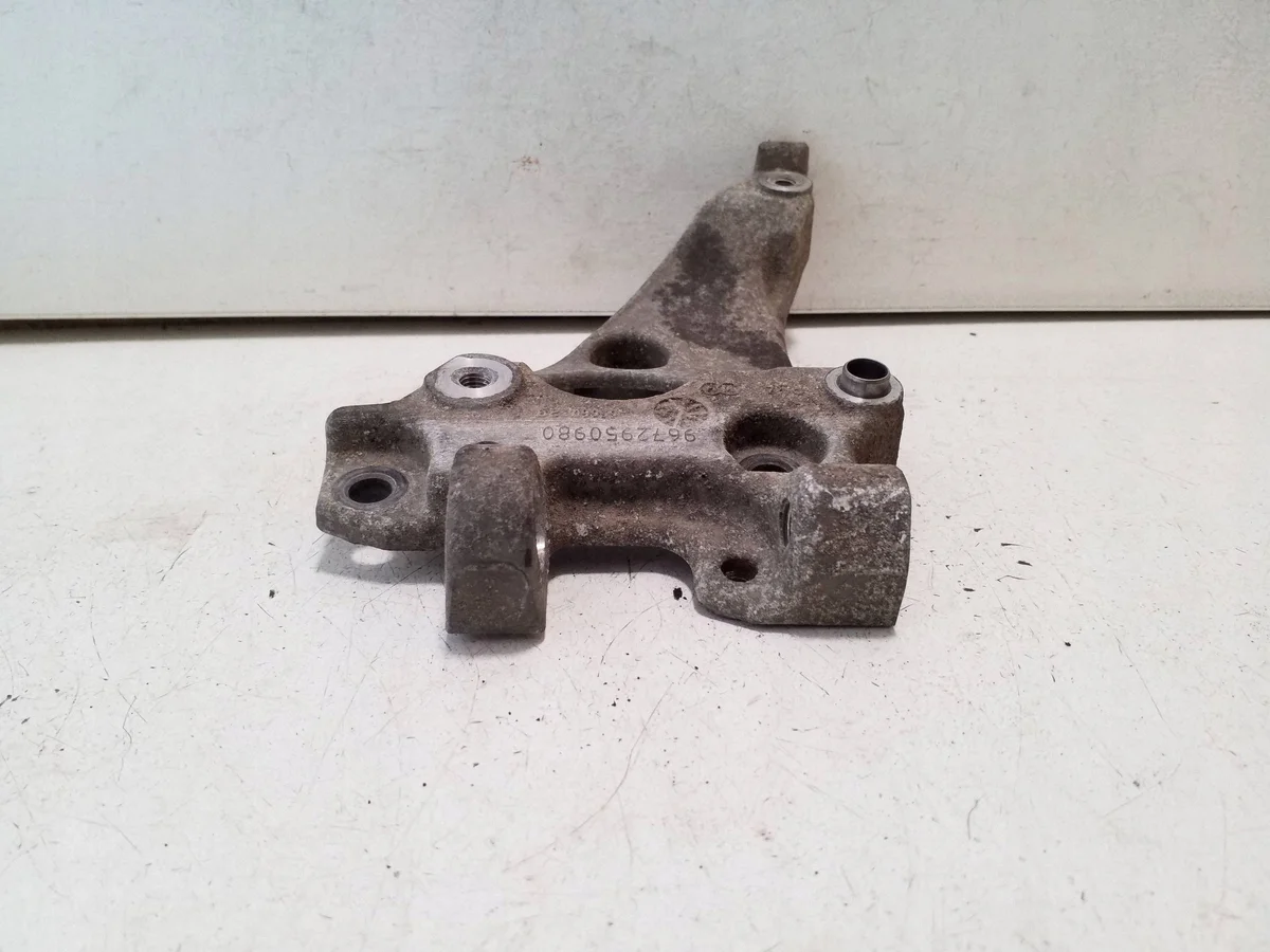 Peugeot 207 2012 Staffa compressore clima 9672950980 image 4