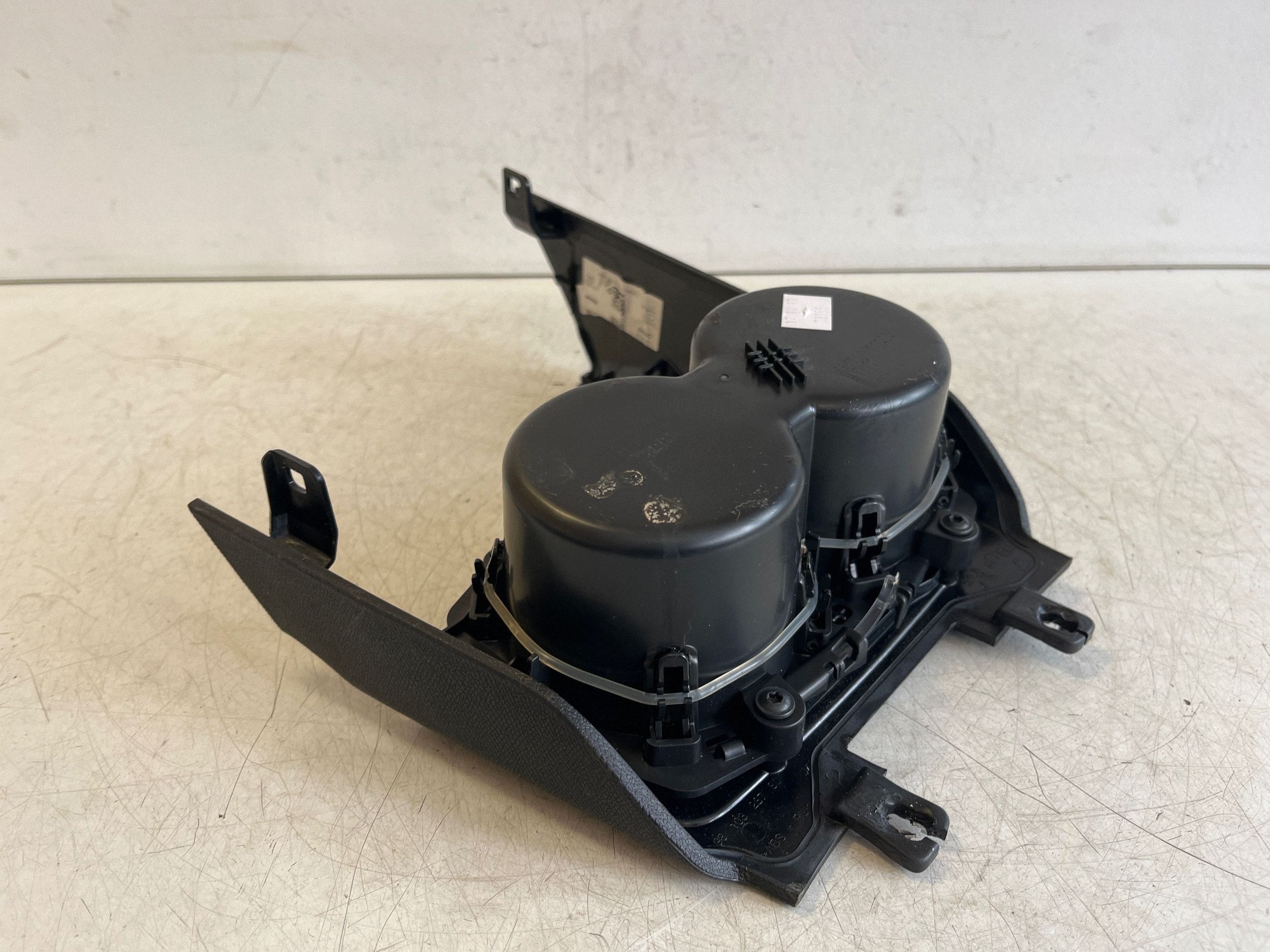 Peugeot 3008 II bekerhouder middenconsole image 3