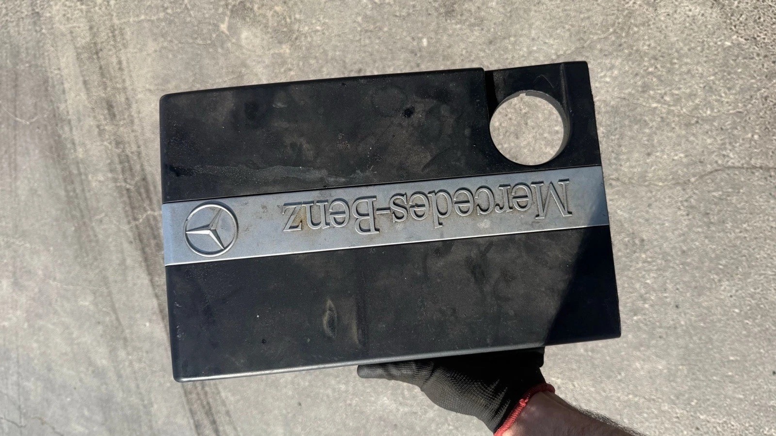 Moottorin kannen suojus MERCEDES-Benz A2710101067 W211