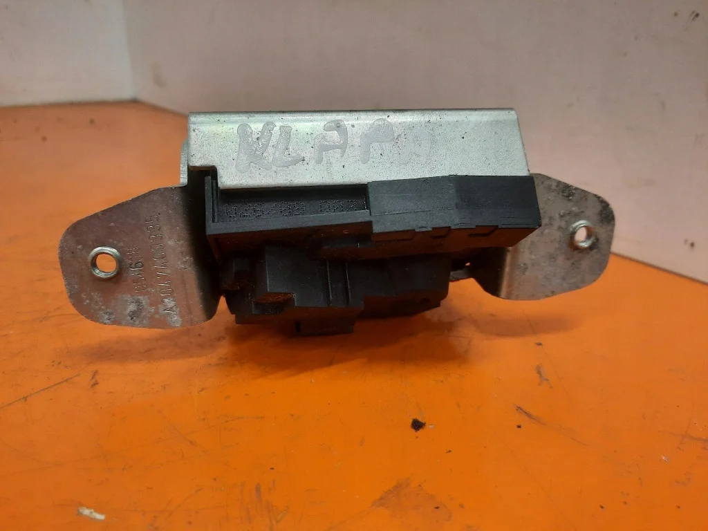 Serrure hayon MERCEDES Classe C W204 A2047400335