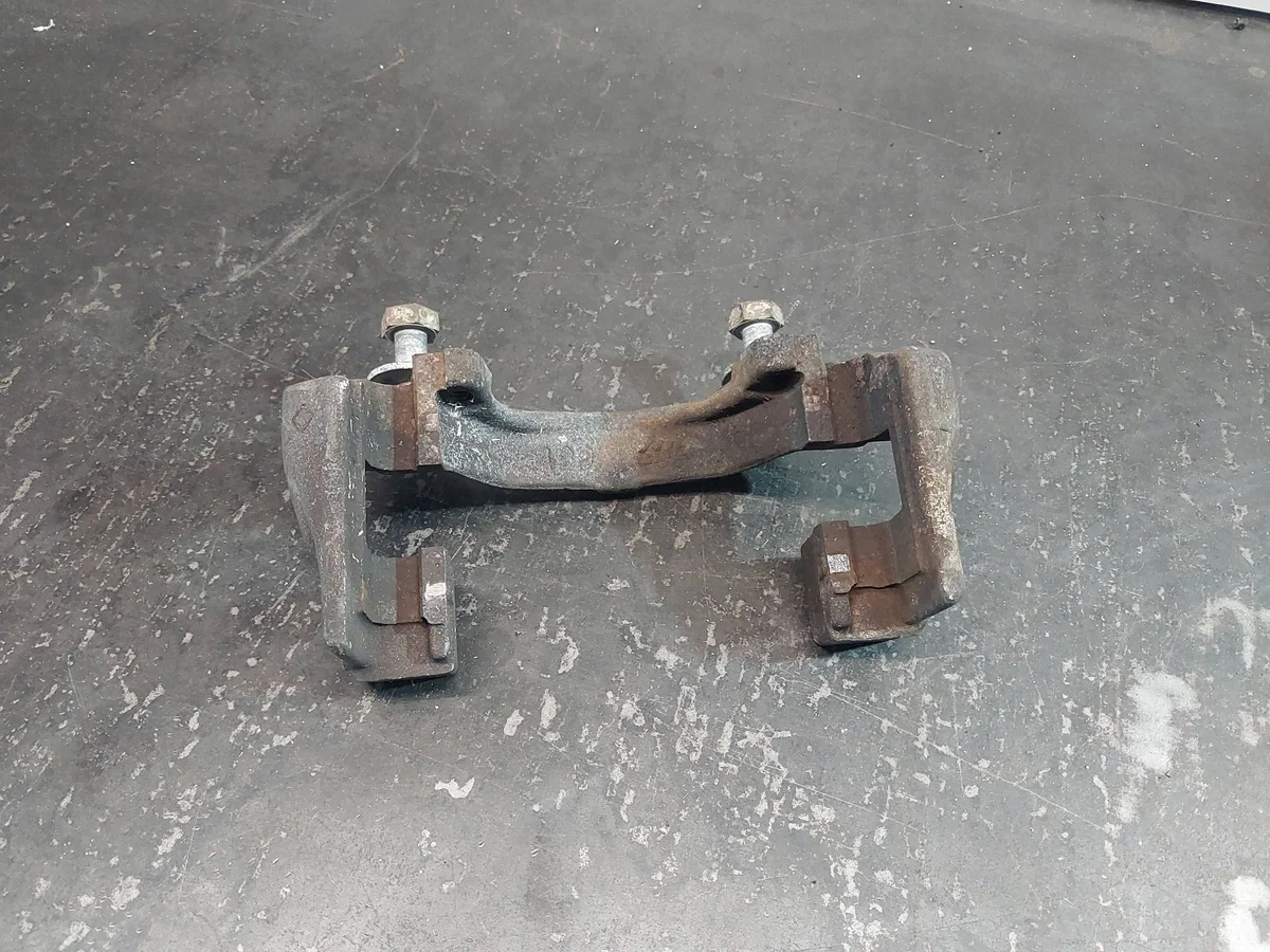 Étriers de frein avant gauche BMW 5 E39 34111164609