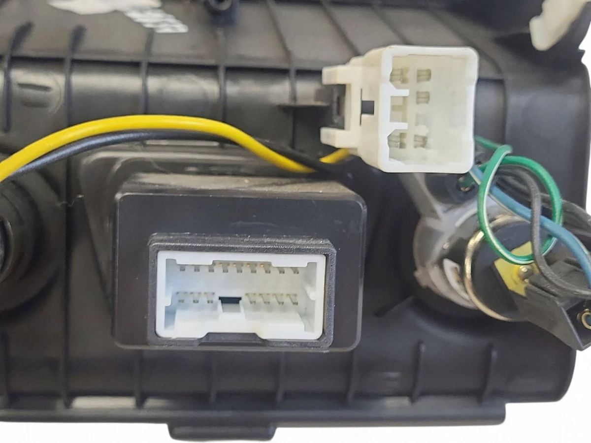 Hyundai OE 84622-2Y000 Usado image 4