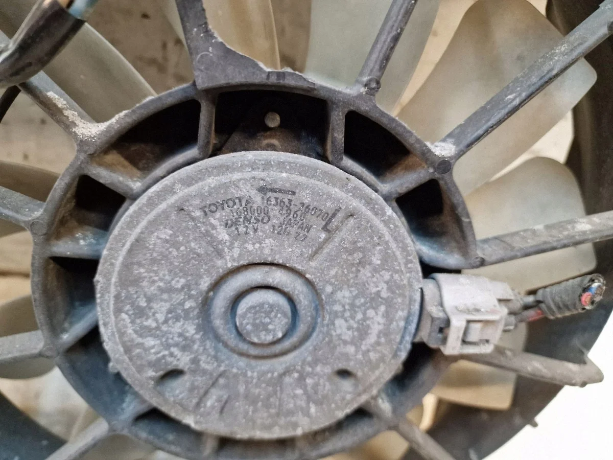 2008 Lexus IS 220 Radiator Fan w/ Diffuser image 6