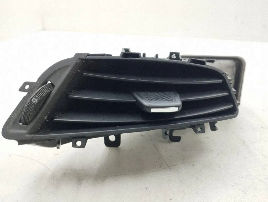 Opel Zafira Tourer C luchtinlaat console image 2