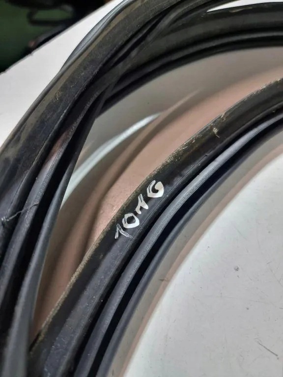 Joint de coffre Audi A5 8T 8F 8T8827705A image 3