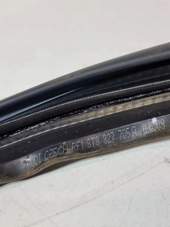 Joint de coffre Audi A5 8T 8F 8T8827705A image 4